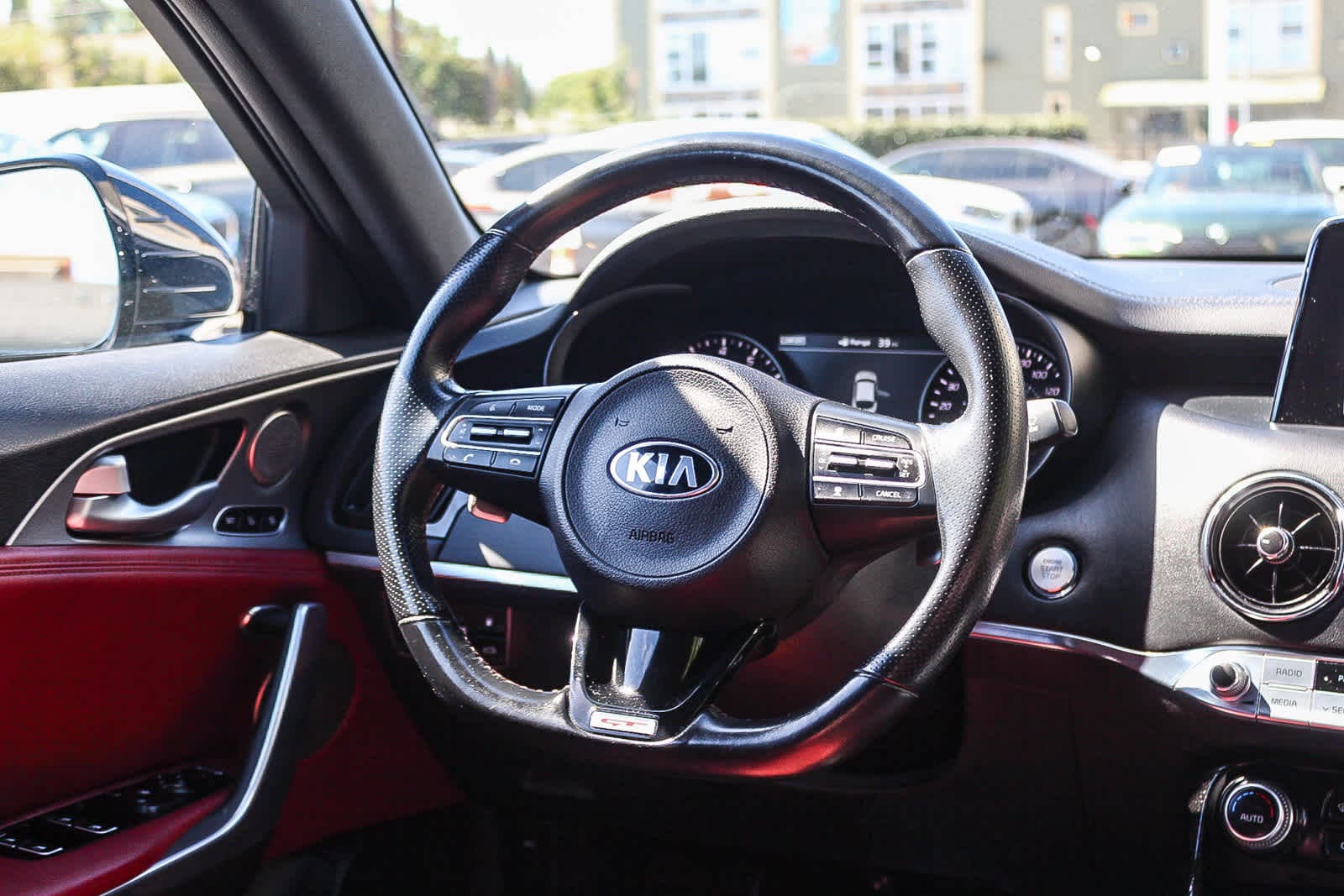 Thumbnail: 2019 Kia Stinger - 15
