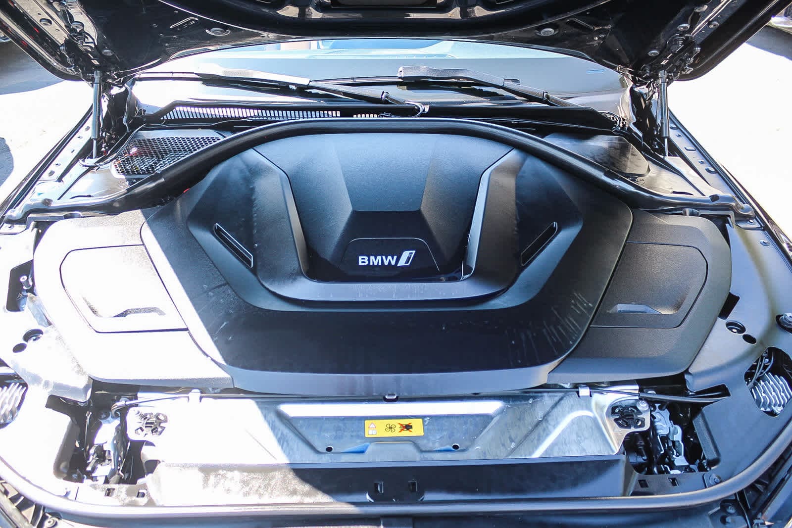 Thumbnail: 2022 BMW i4 - 26