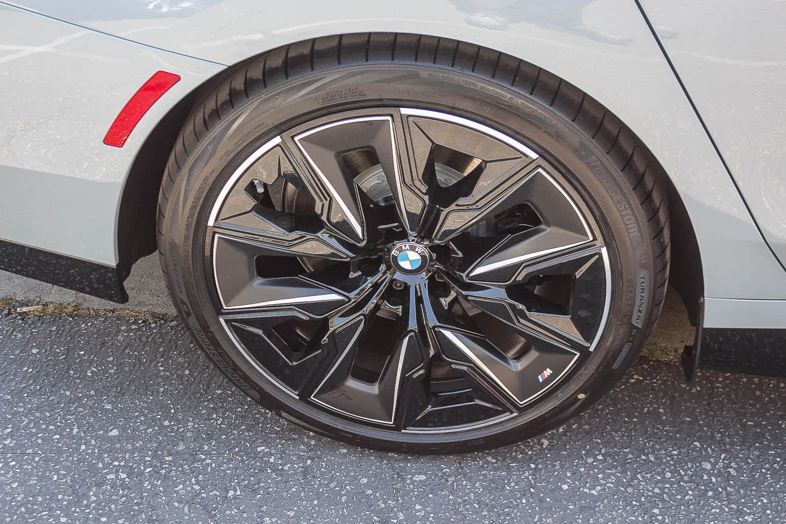 Thumbnail: 2026 BMW i7 - 8