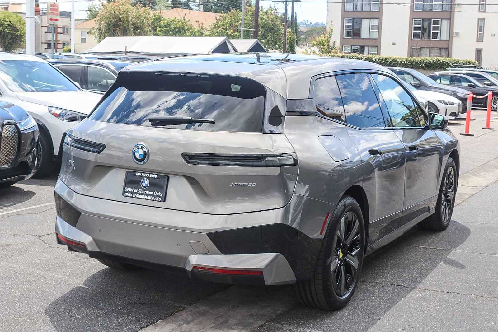 2023 BMW iX xDrive50 photo 6