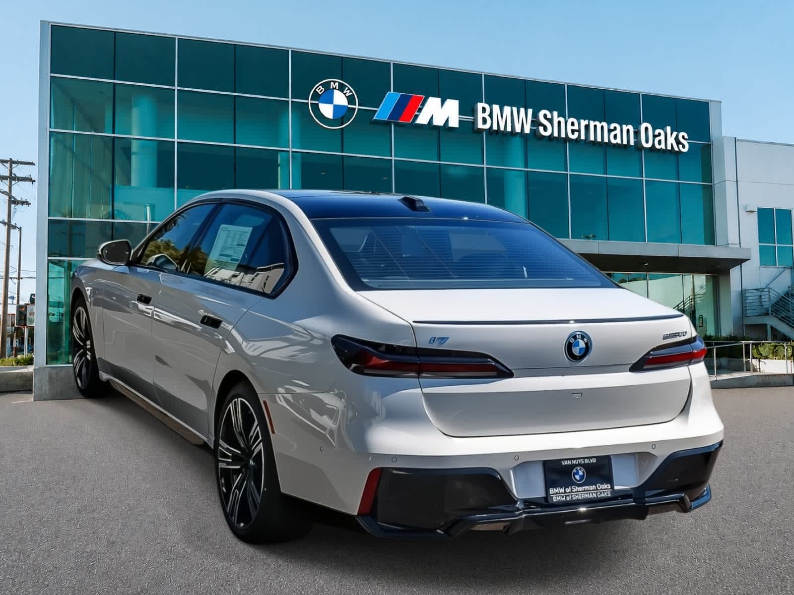 Thumbnail: 2026 BMW i7 - 6