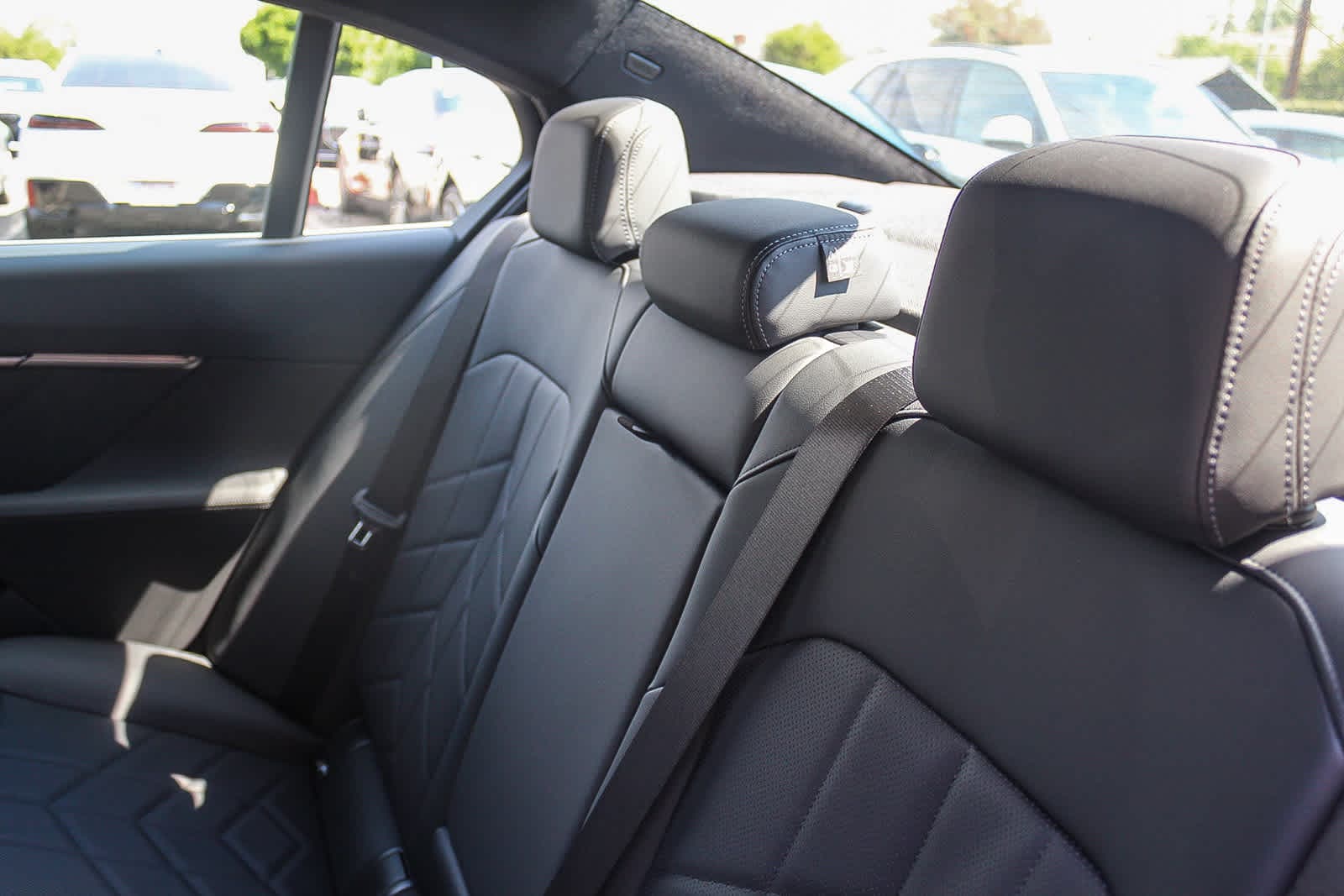 Thumbnail: 2026 BMW i5 - 18