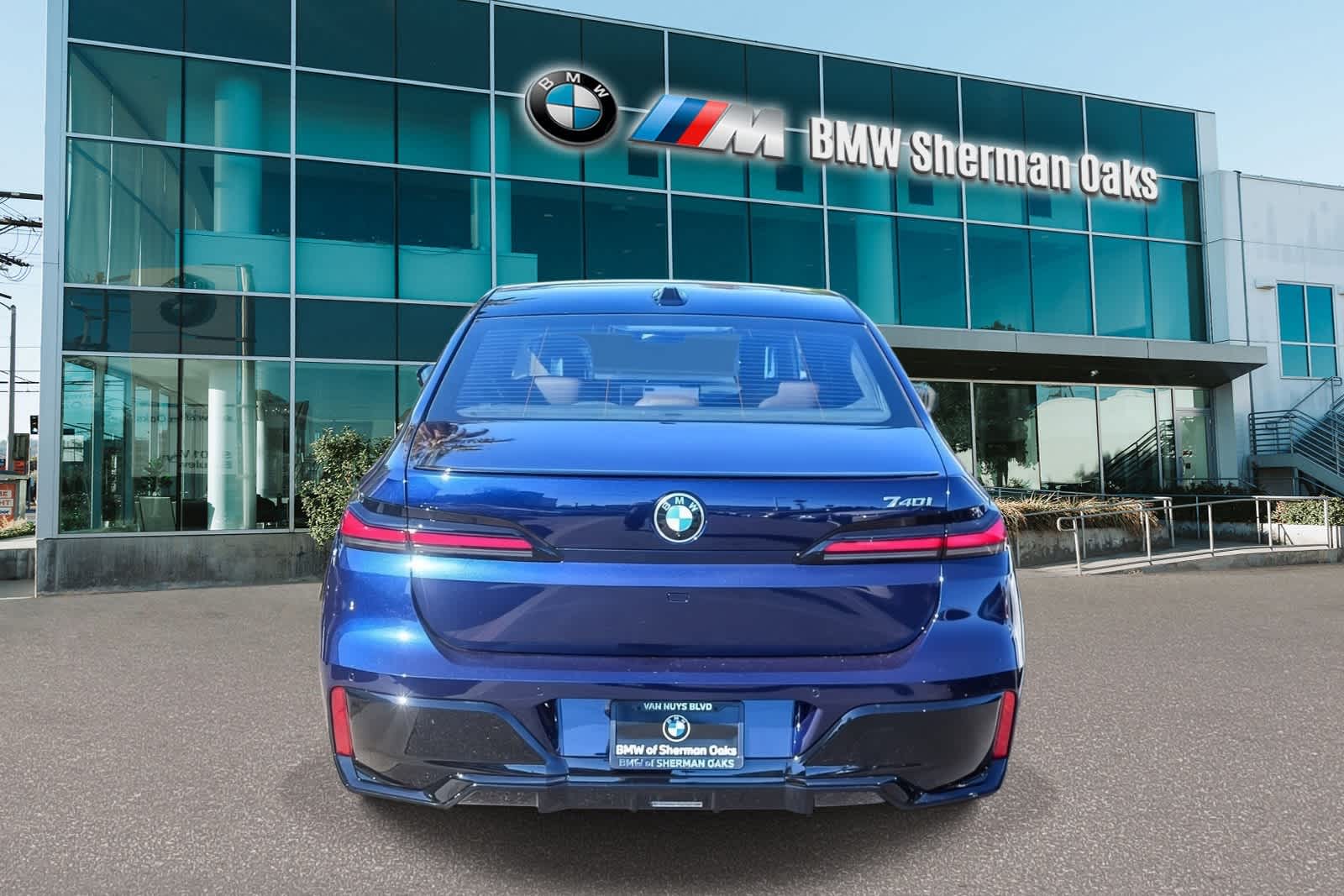 Thumbnail: 2026 BMW 7 Series - 5