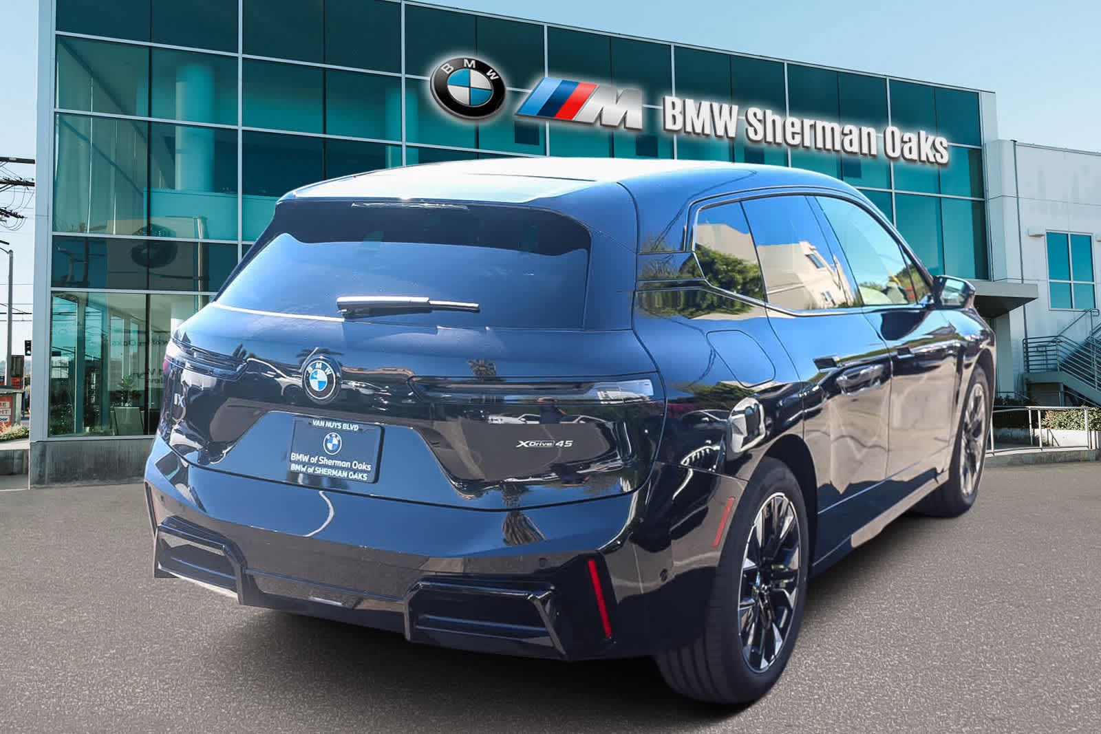 Thumbnail: 2026 BMW iX - 4
