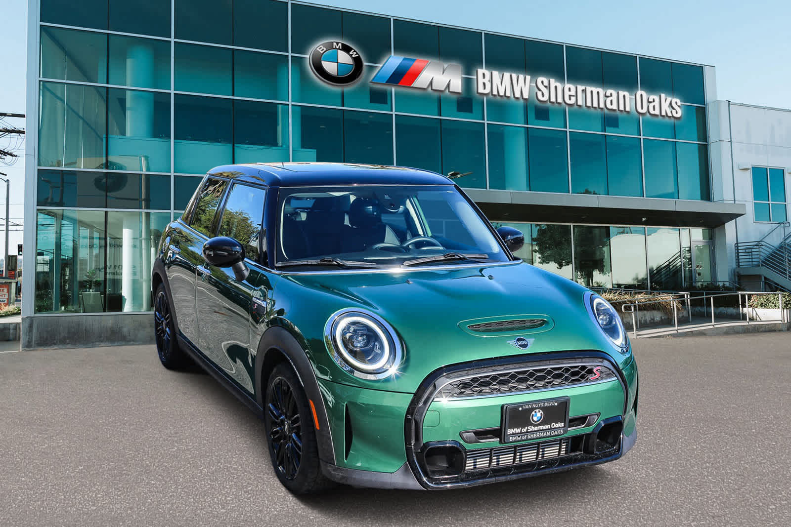 Thumbnail: 2023 MINI Cooper Hardtop - 3