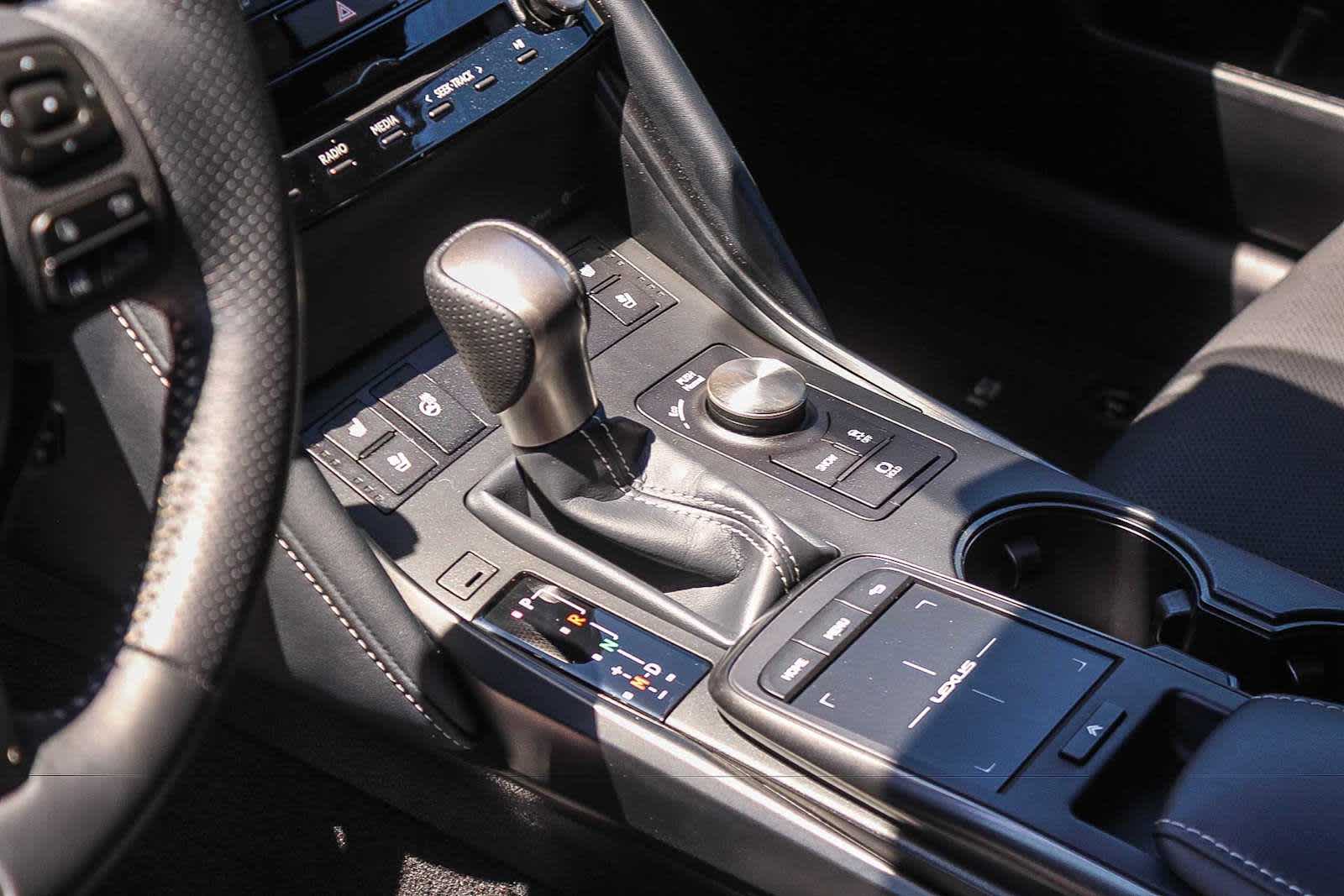 Thumbnail: 2025 Lexus ES - 17