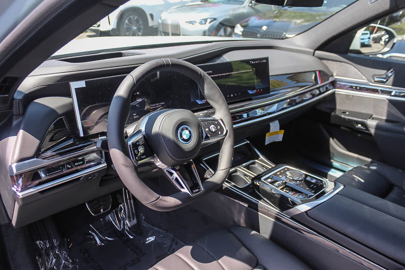 Thumbnail: 2026 BMW i7 - 16