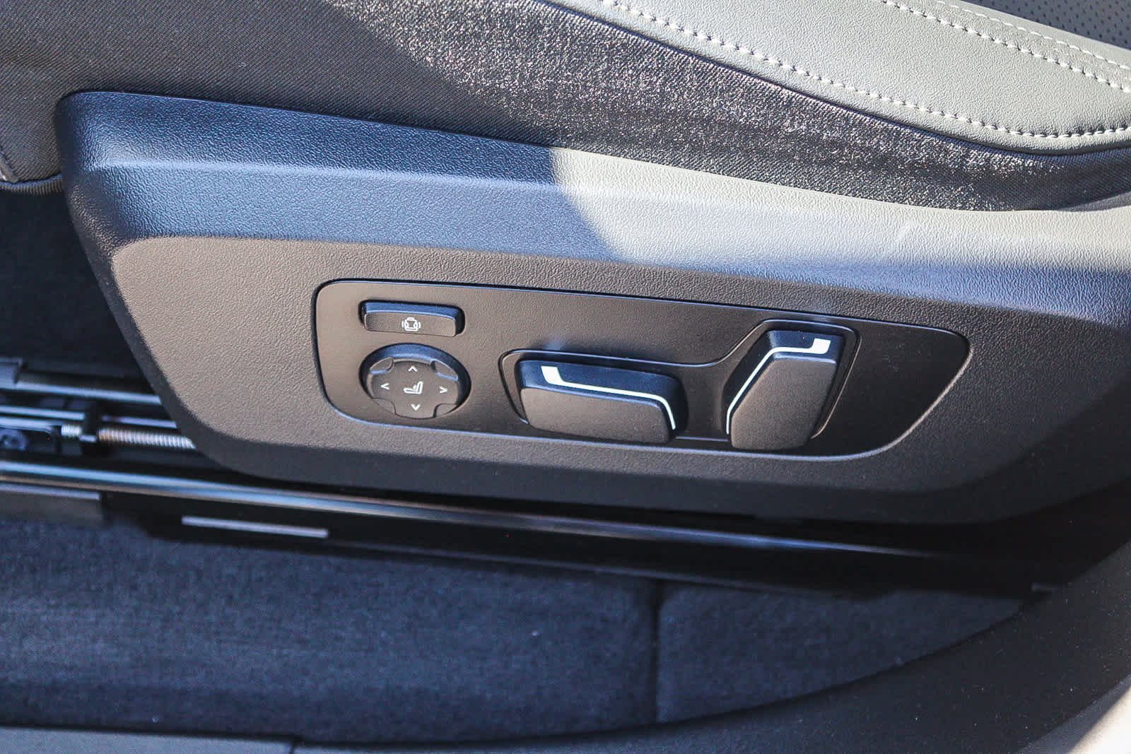 Thumbnail: 2025 BMW X3 - 21