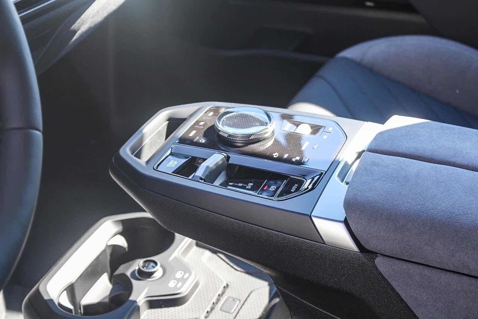 Thumbnail: 2026 BMW iX - 19