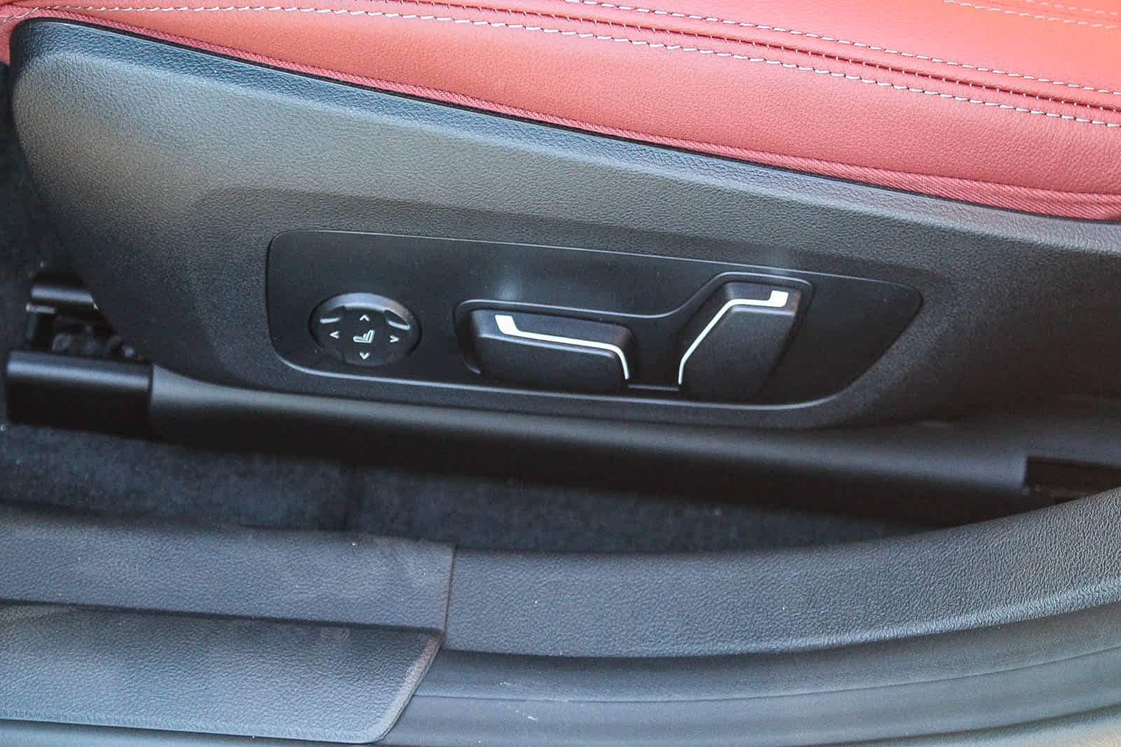 Thumbnail: 2025 BMW i4 - 21