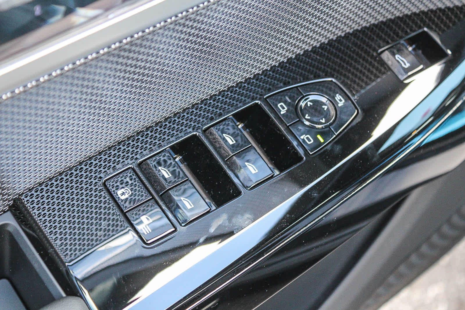 Thumbnail: 2026 BMW 7 Series - 20