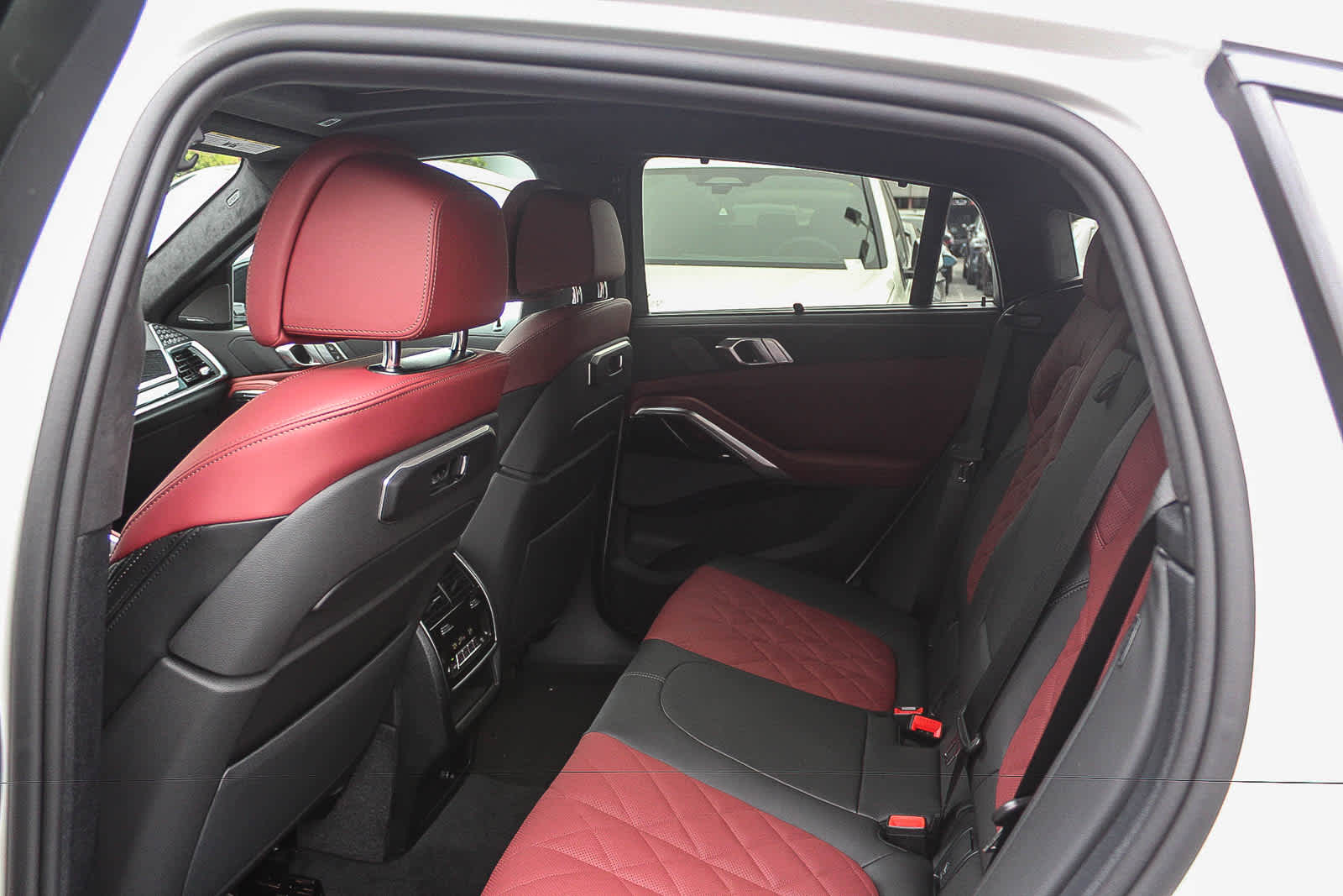 Thumbnail: 2027 BMW X6 - 17