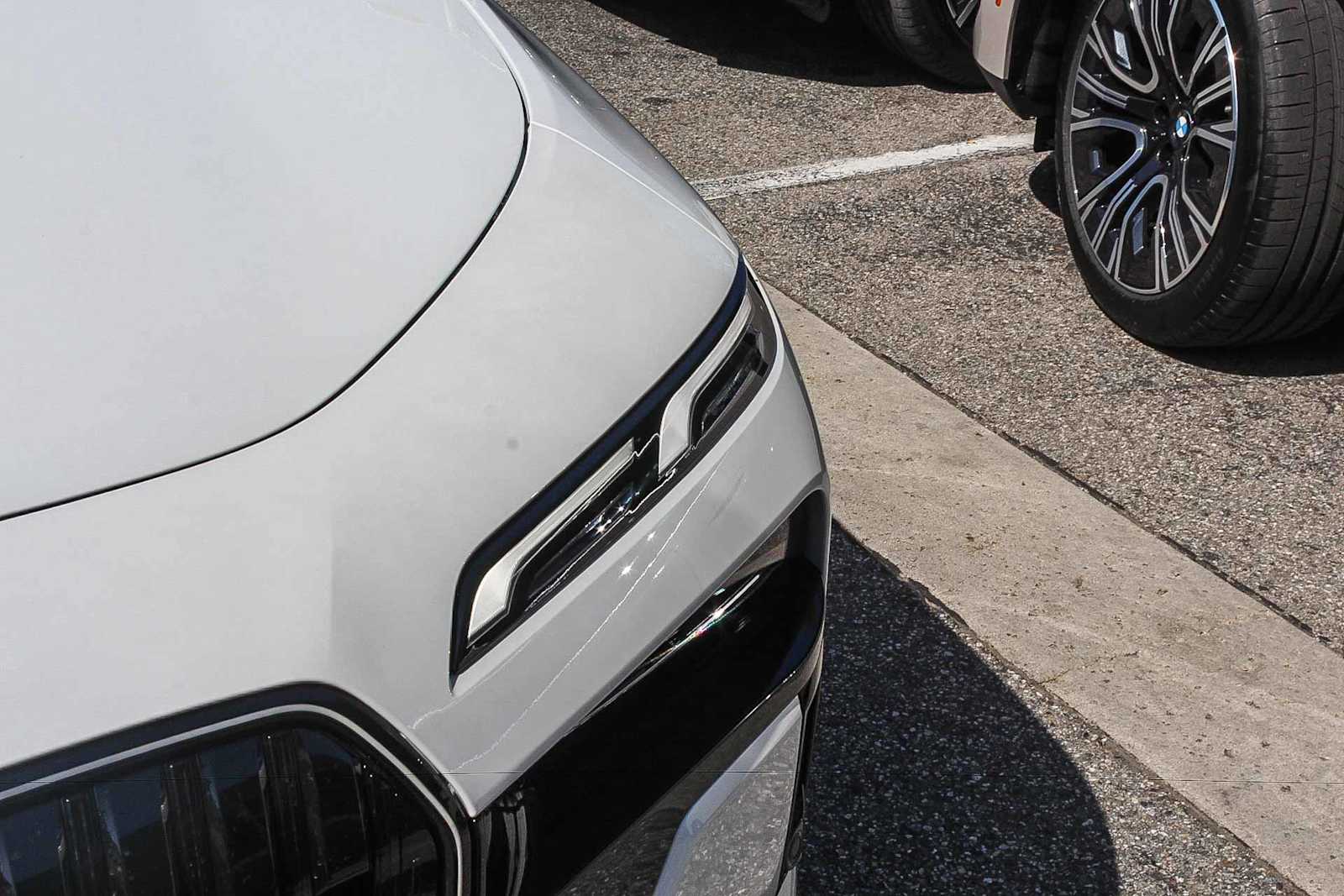 Thumbnail: 2026 BMW 7 Series - 10