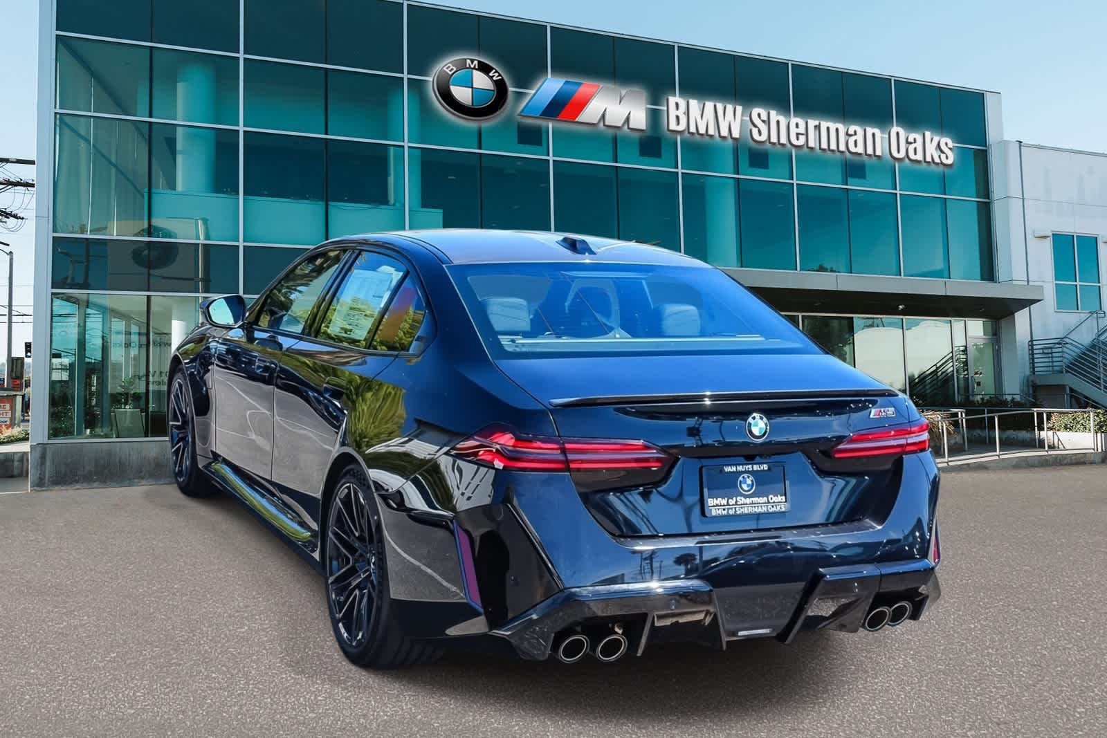 Thumbnail: 2026 BMW M5 - 6