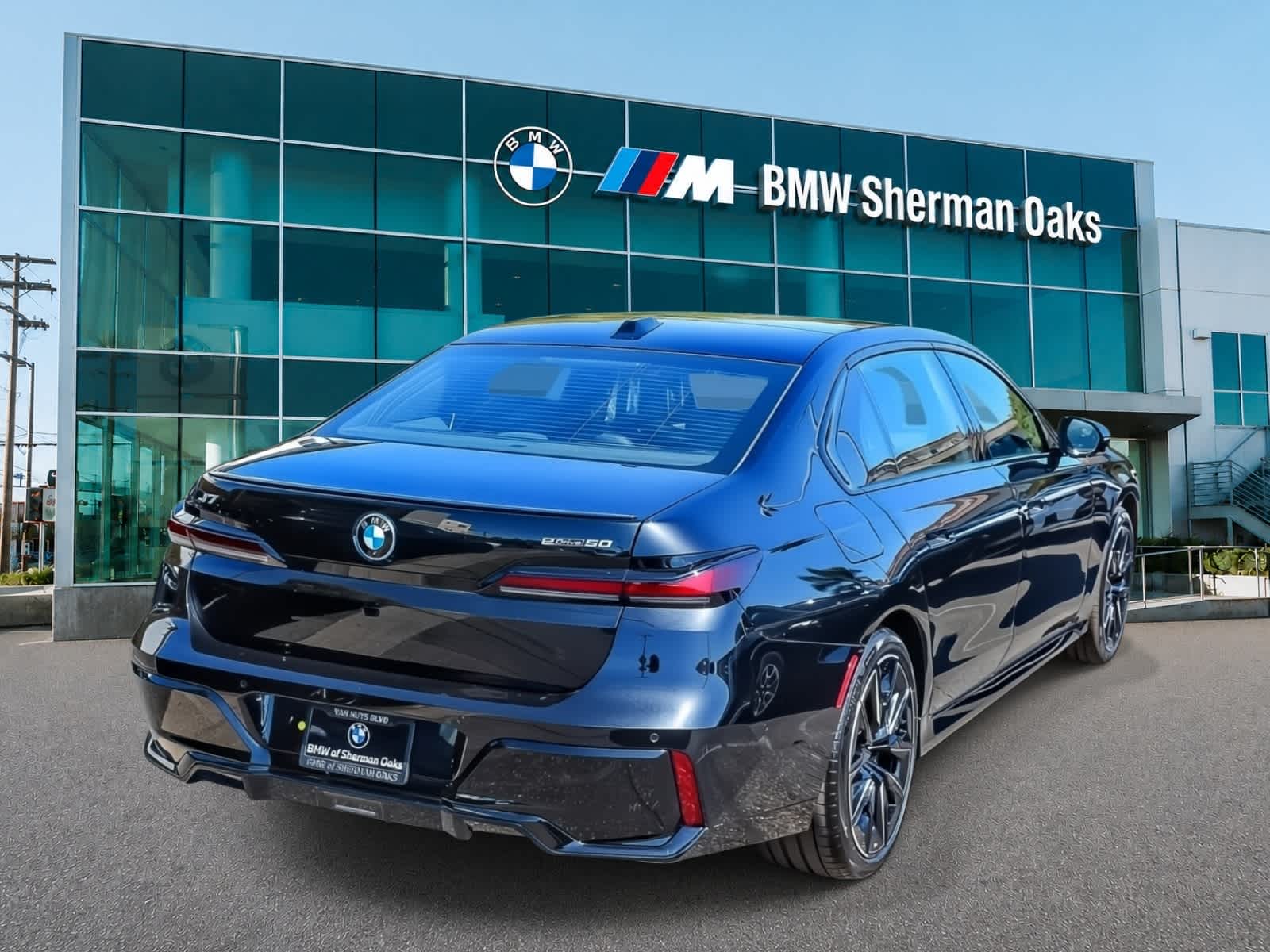 Thumbnail: 2026 BMW i7 - 4