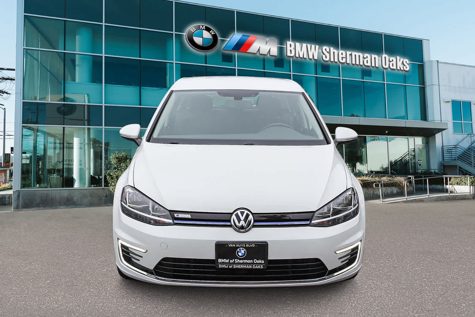 Used 2019 Volkswagen e-Golf e-Golf SE with VIN WVWKR7AU1KW918798 for sale in Sherman Oaks, CA