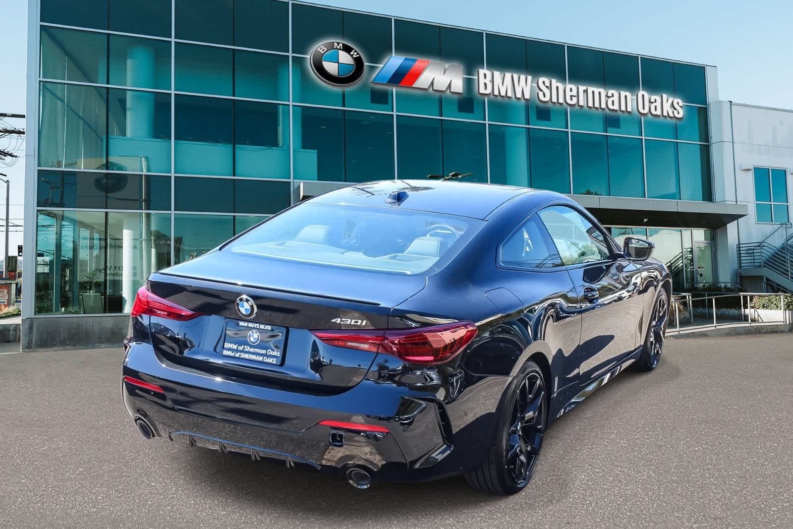 Thumbnail: 2027 BMW 4 Series - 4