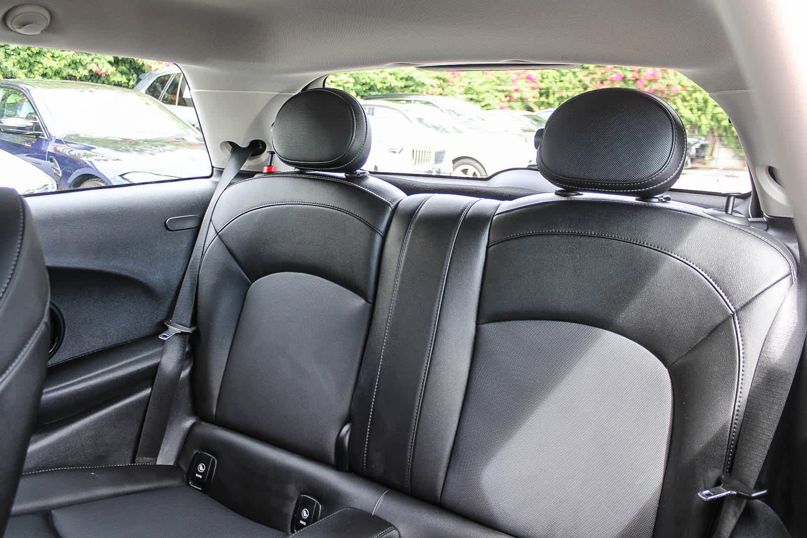 Thumbnail: 2019 MINI Cooper Hardtop - 15