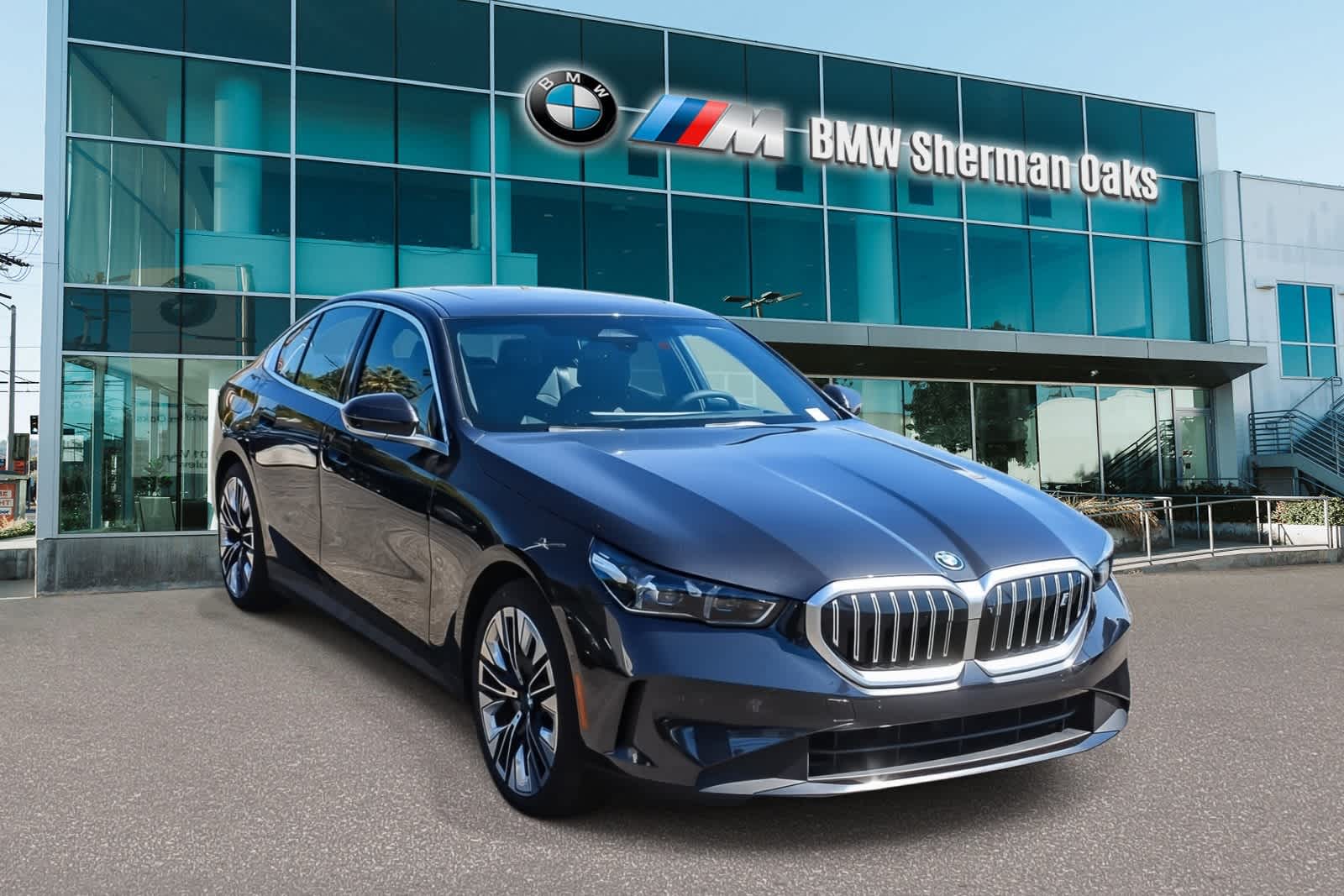 Thumbnail: 2026 BMW i5 - 3