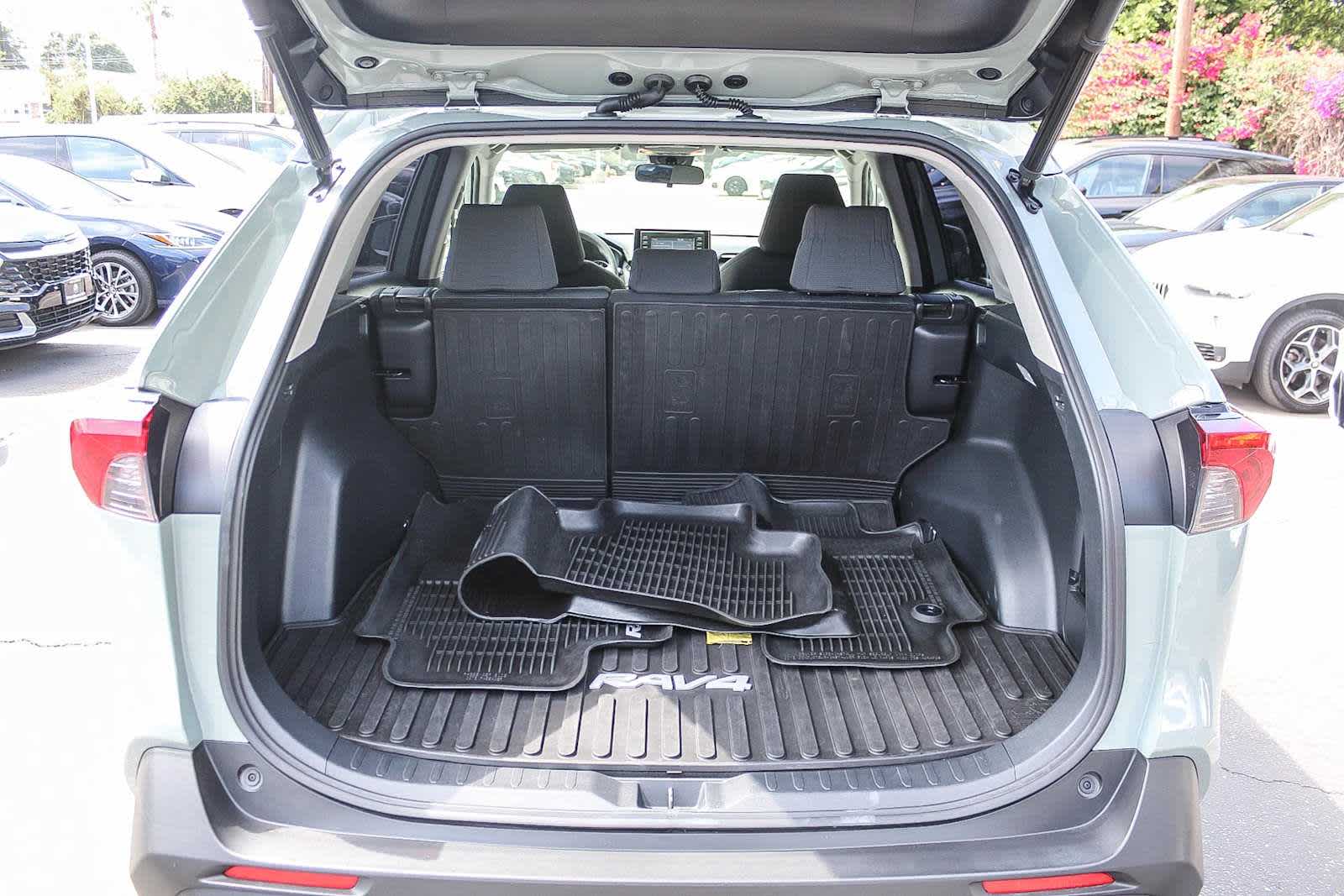 2019 Toyota RAV4 XLE 25