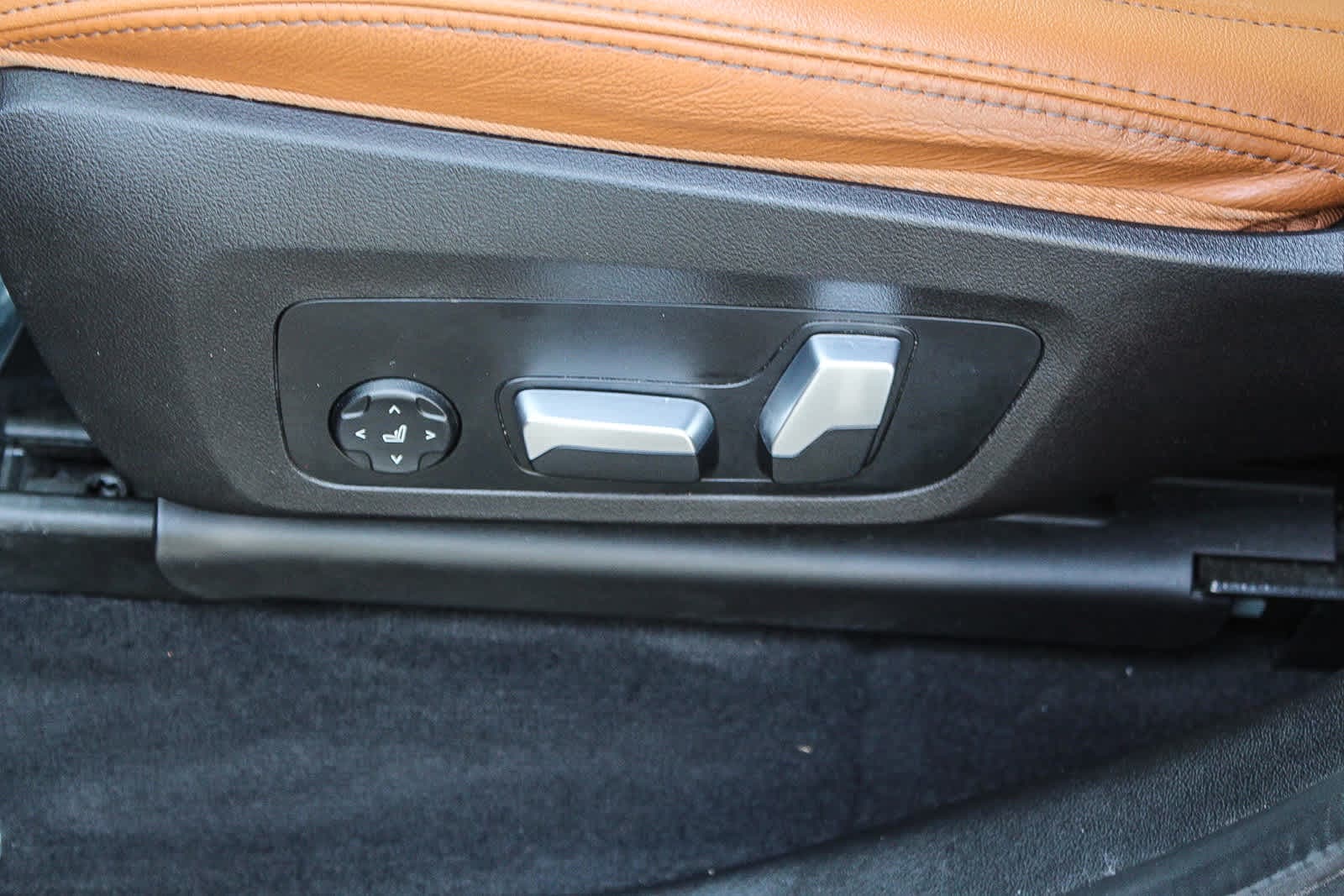 Thumbnail: 2022 BMW X4 - 23