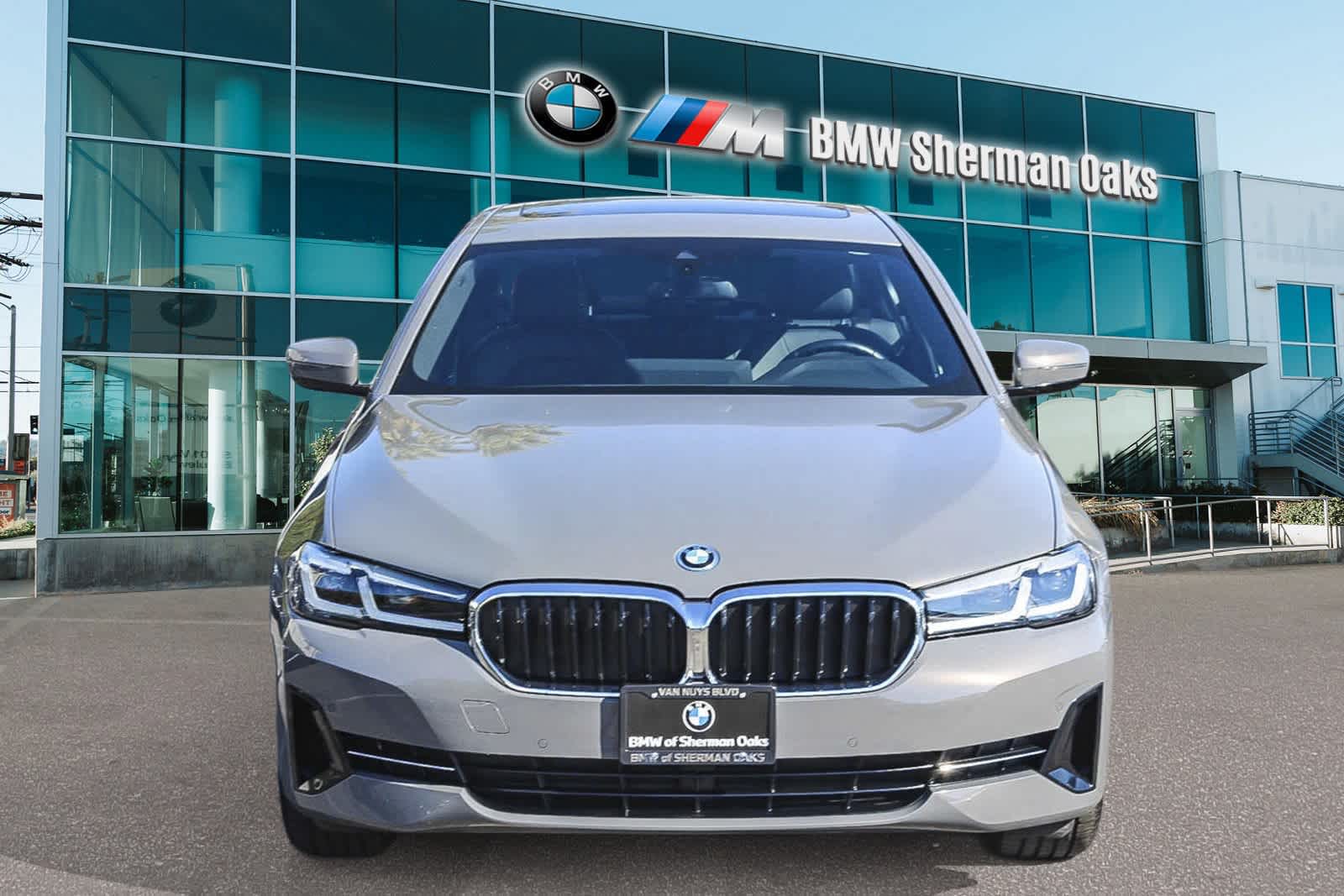 Certified 2022 BMW 5 Series 530e with VIN WBA13AG02NCH62405 for sale in Sherman Oaks, CA