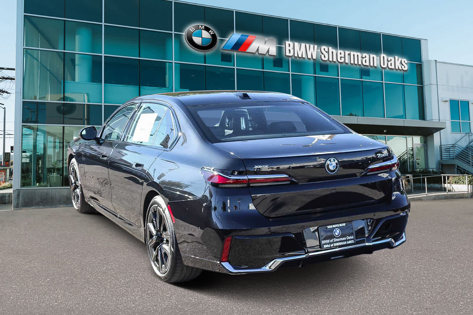 Thumbnail: 2026 BMW 7 Series - 6