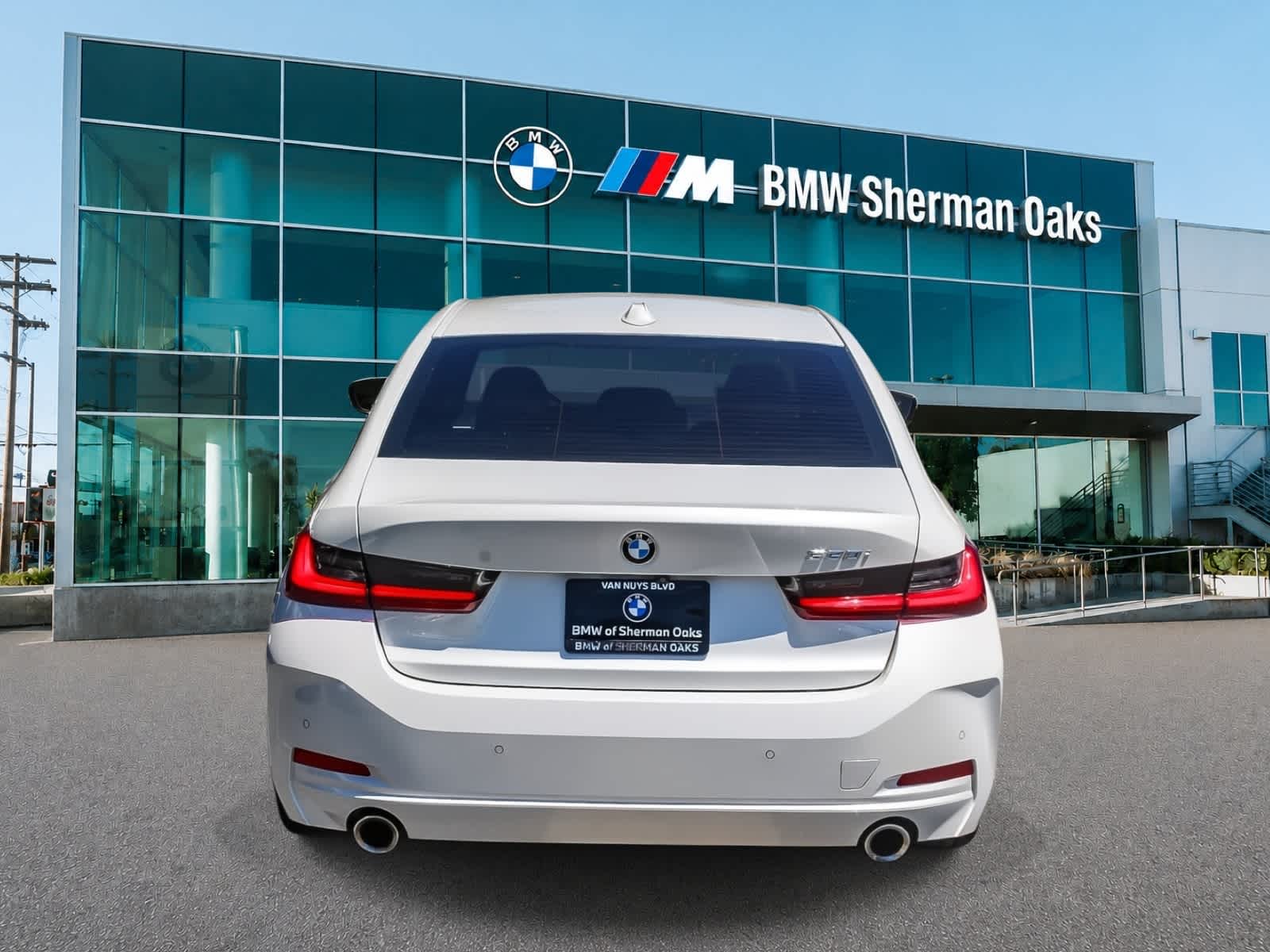 Thumbnail: 2023 BMW 3 Series - 4