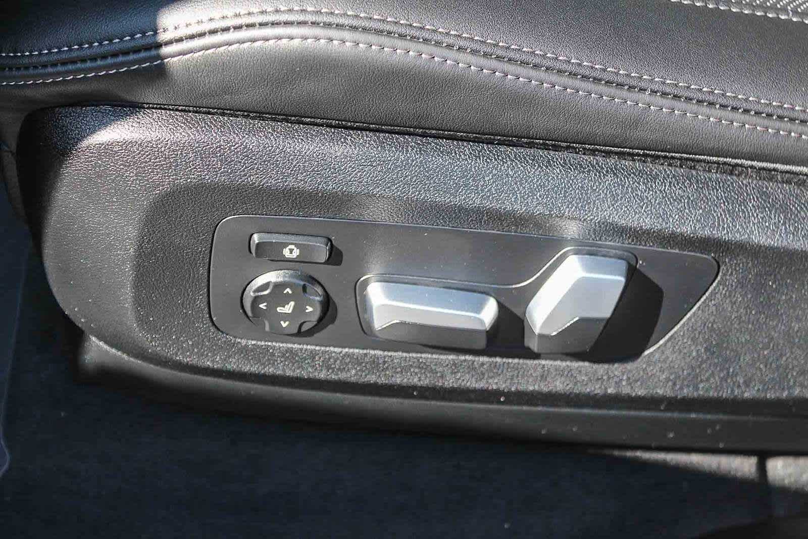 Thumbnail: 2026 BMW X5 - 21