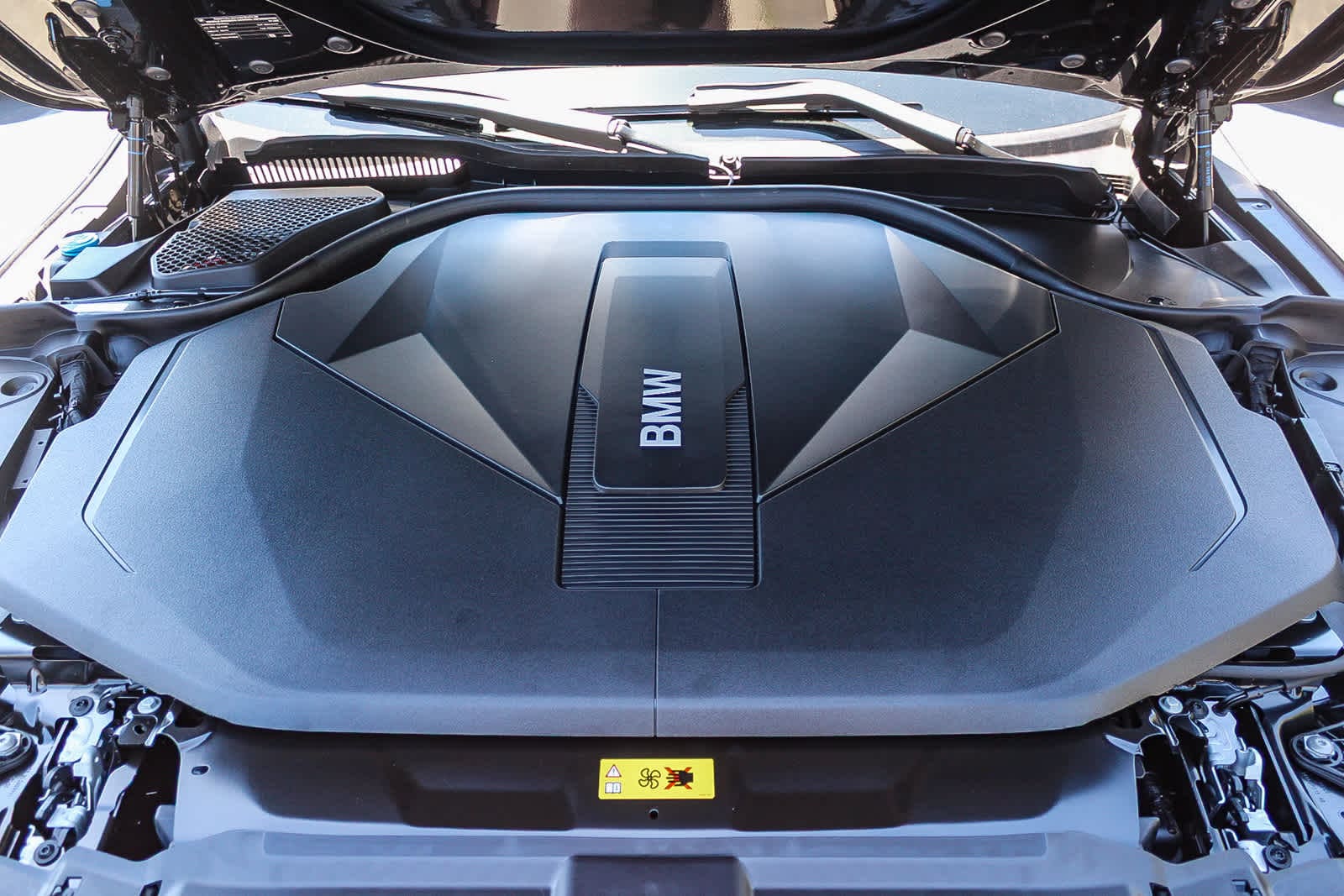 Thumbnail: 2026 BMW i5 - 26