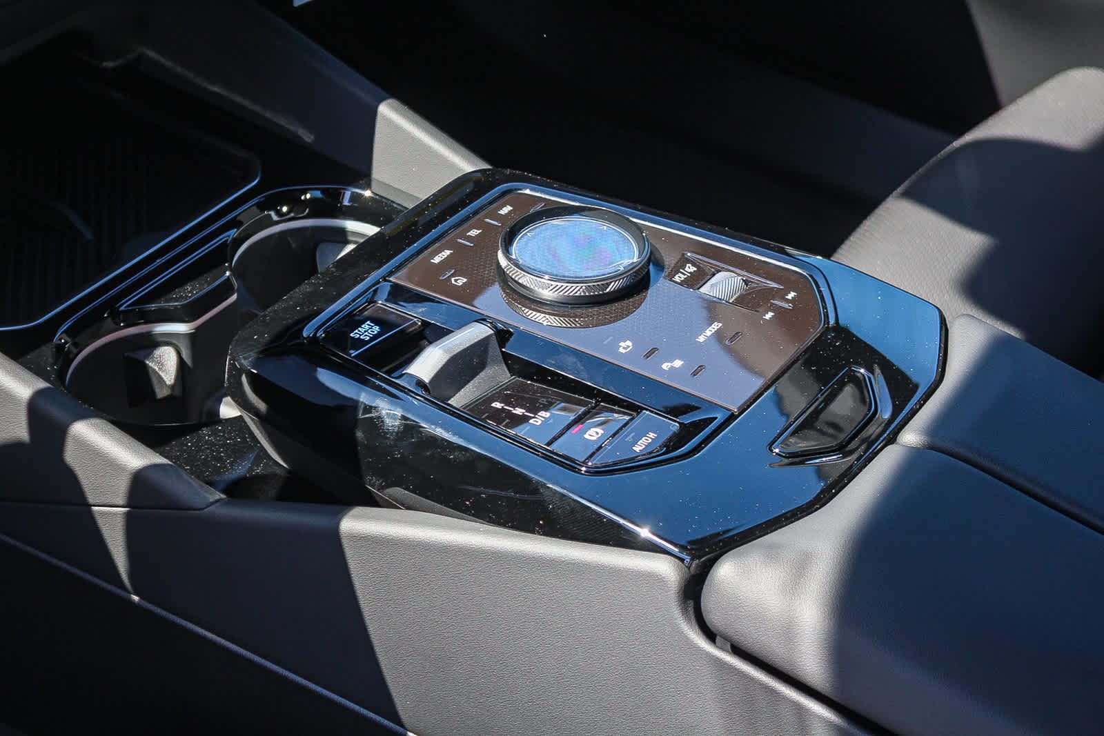 Thumbnail: 2026 BMW i5 - 19