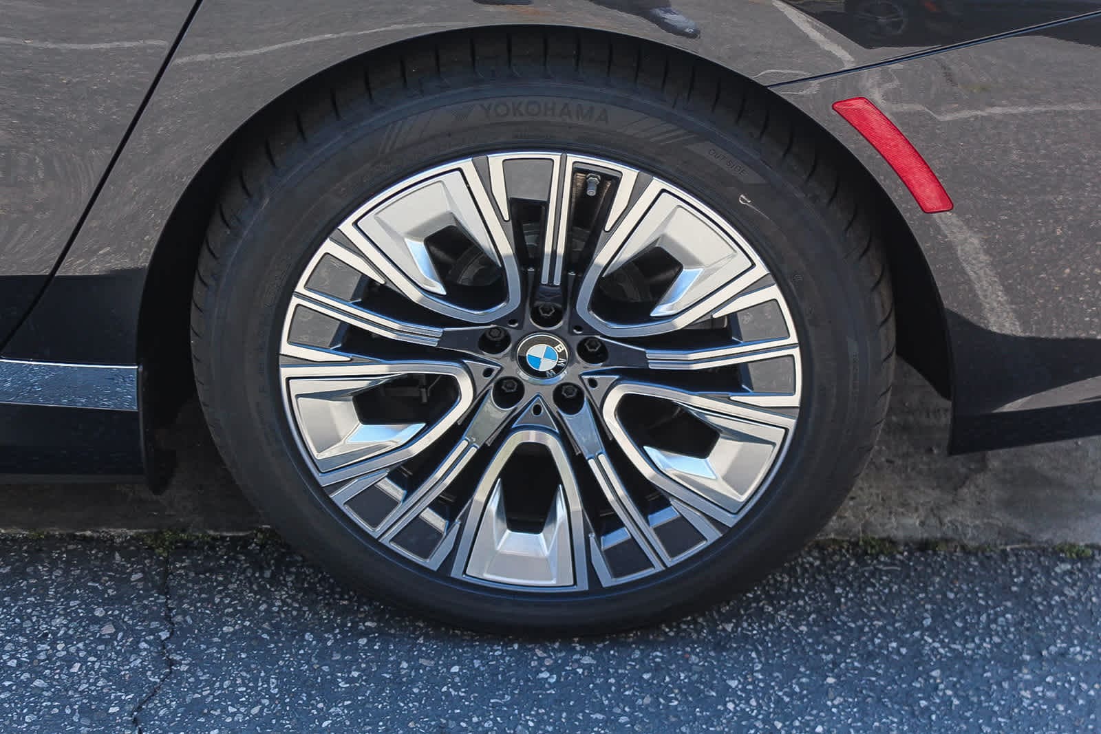 Thumbnail: 2026 BMW i7 - 8