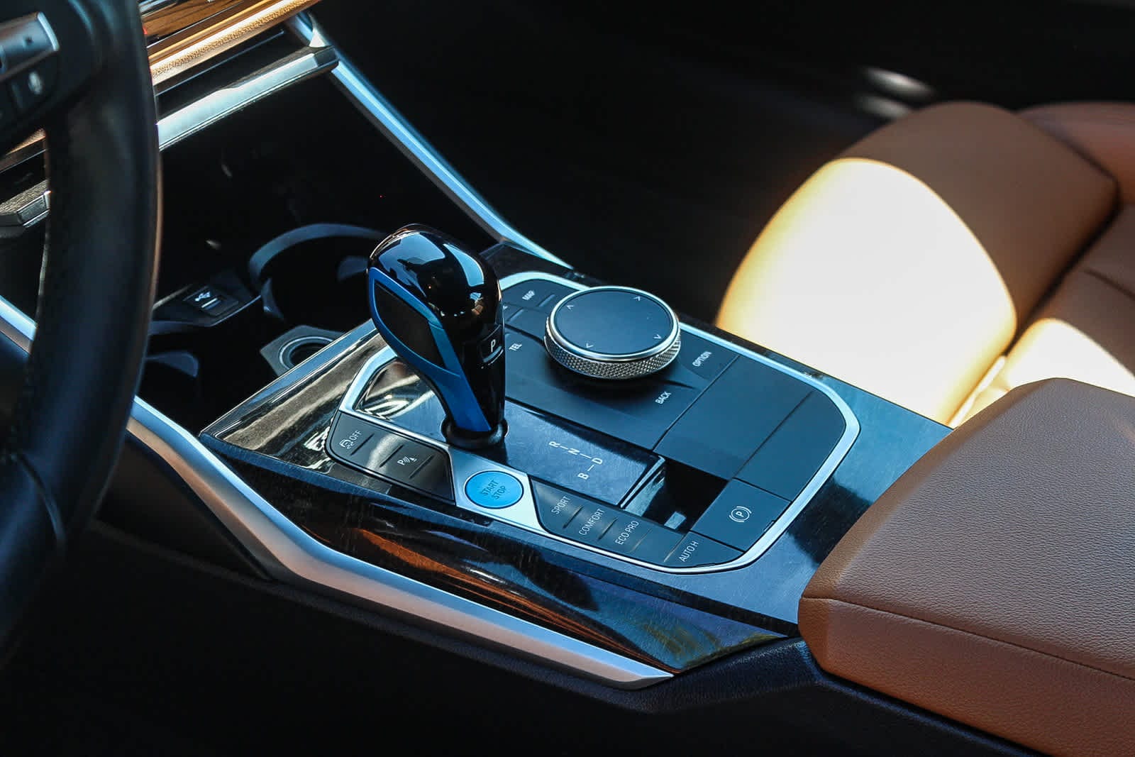 Thumbnail: 2022 BMW i4 - 19