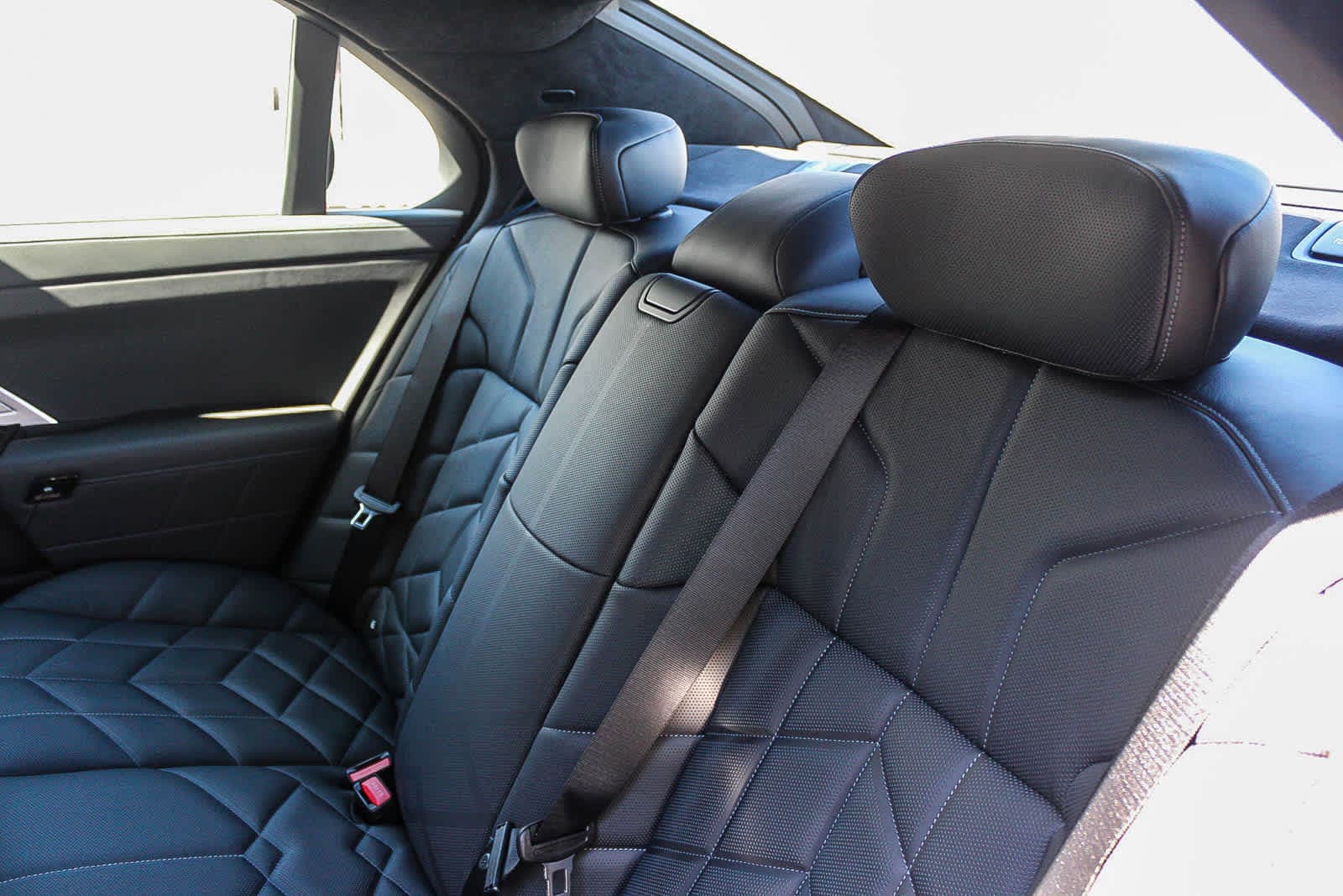 Thumbnail: 2026 BMW 7 Series - 18