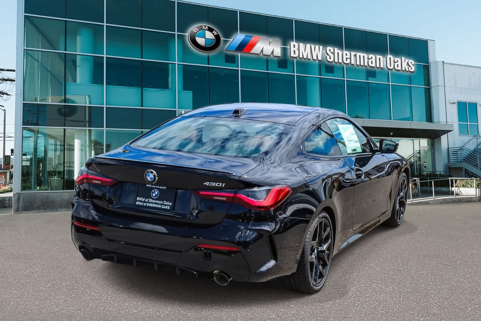 Thumbnail: 2026 BMW 4 Series - 4