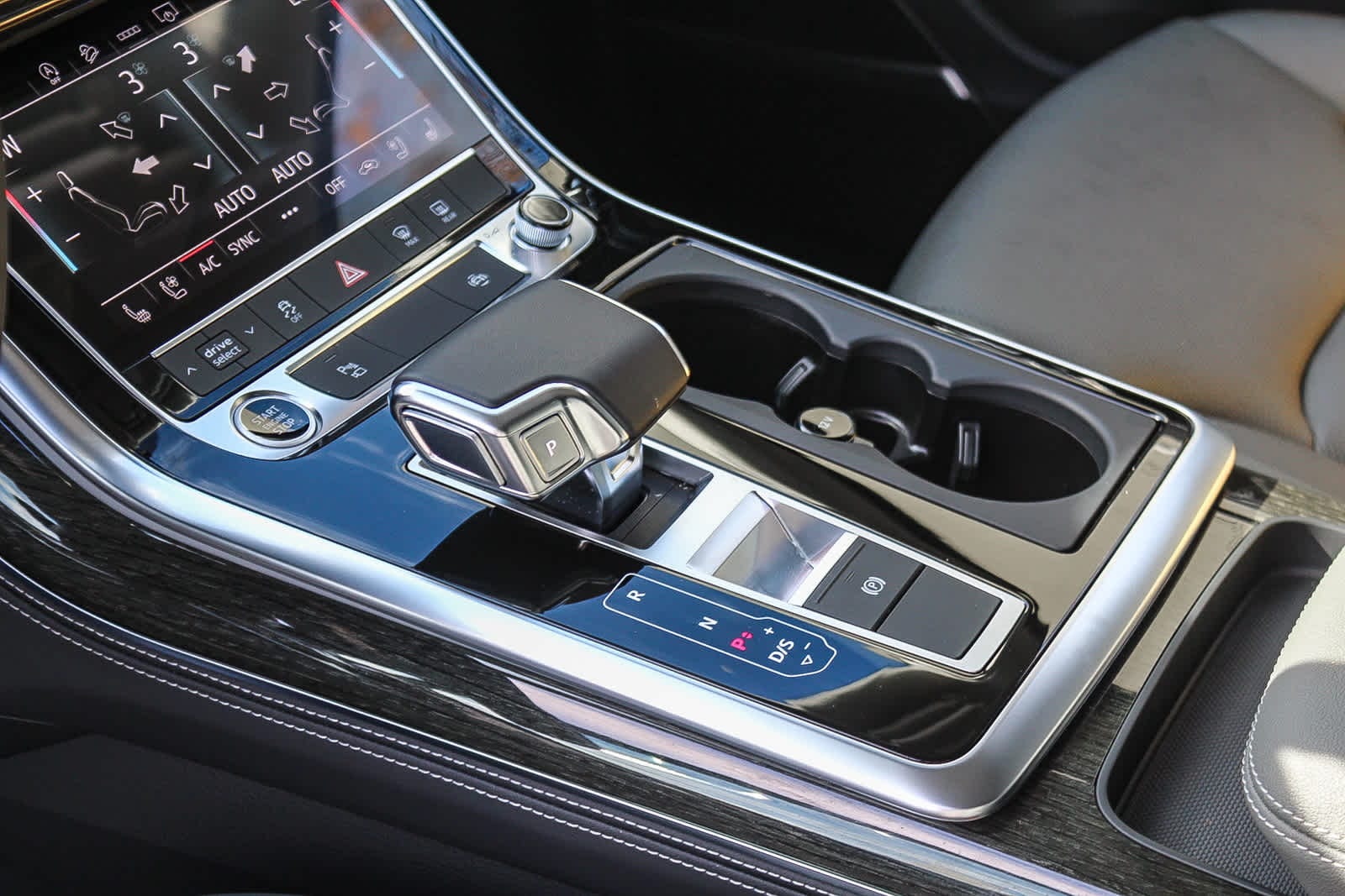 Thumbnail: 2025 Audi Q7 - 19