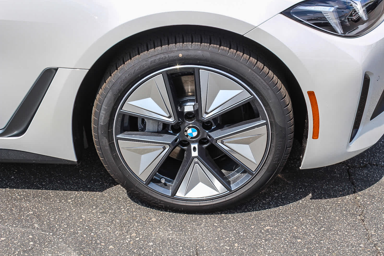 2025 BMW i4 eDrive40 9