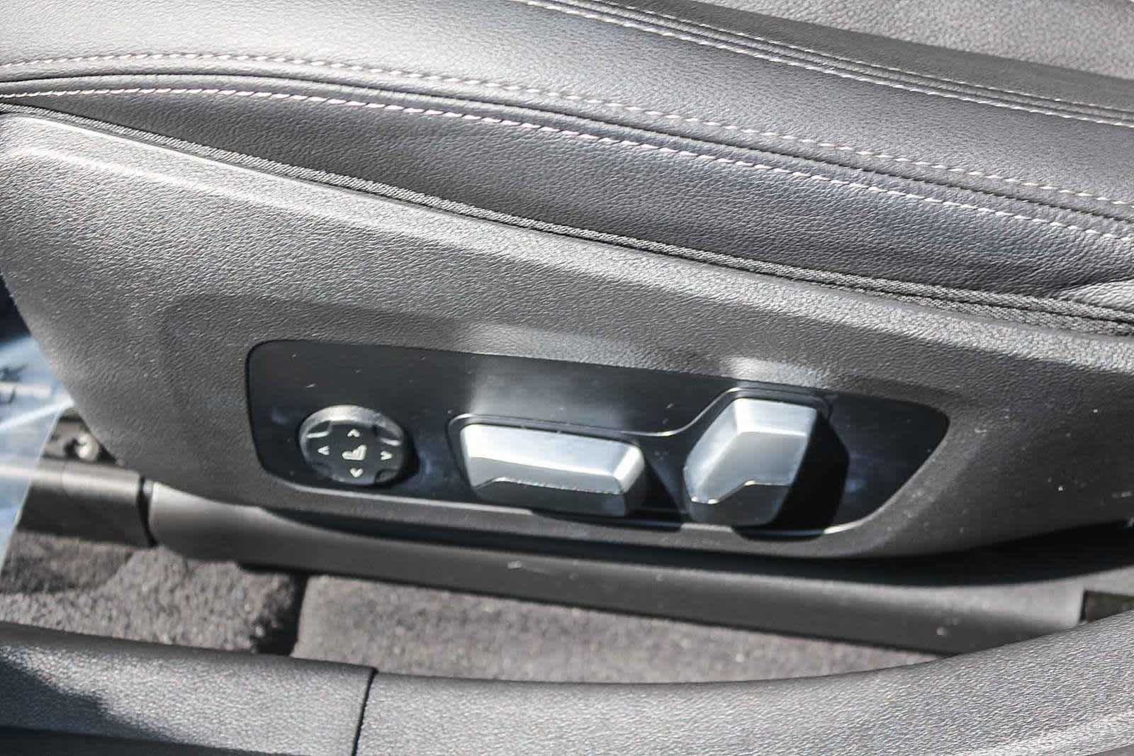 Thumbnail: 2023 BMW i4 - 21