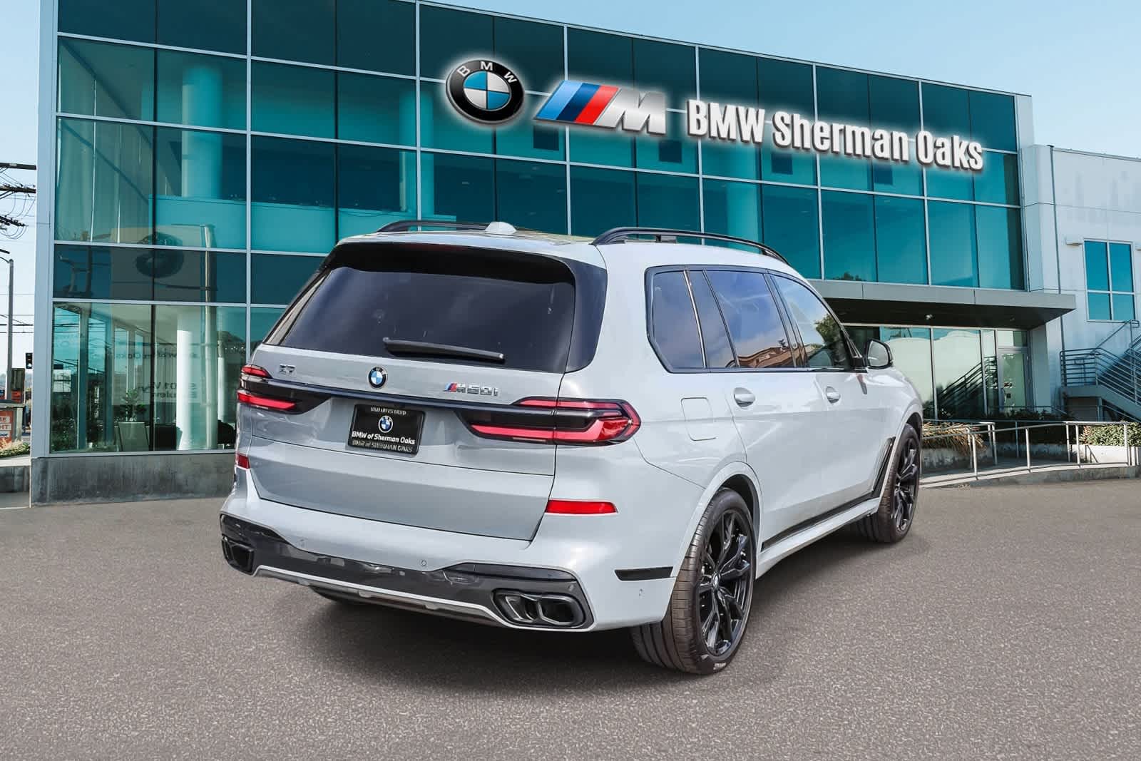 Thumbnail: 2025 BMW X7 - 4