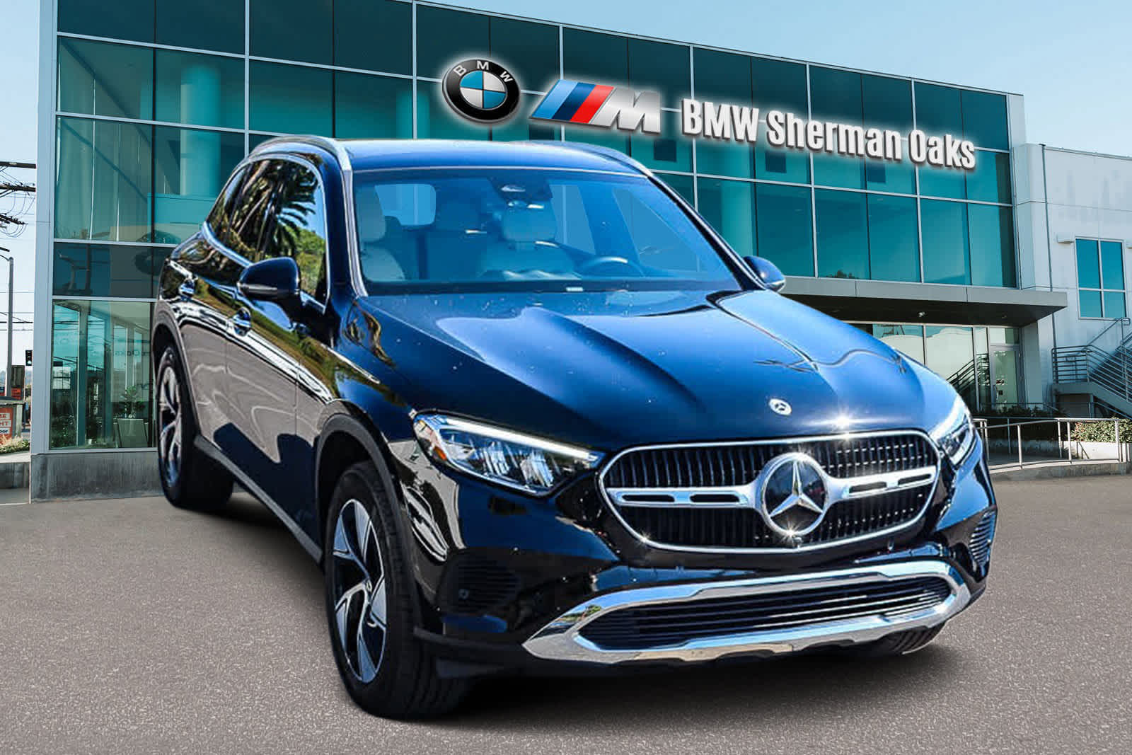 2024 Mercedes Benz GLC 300 4MATIC photo 3