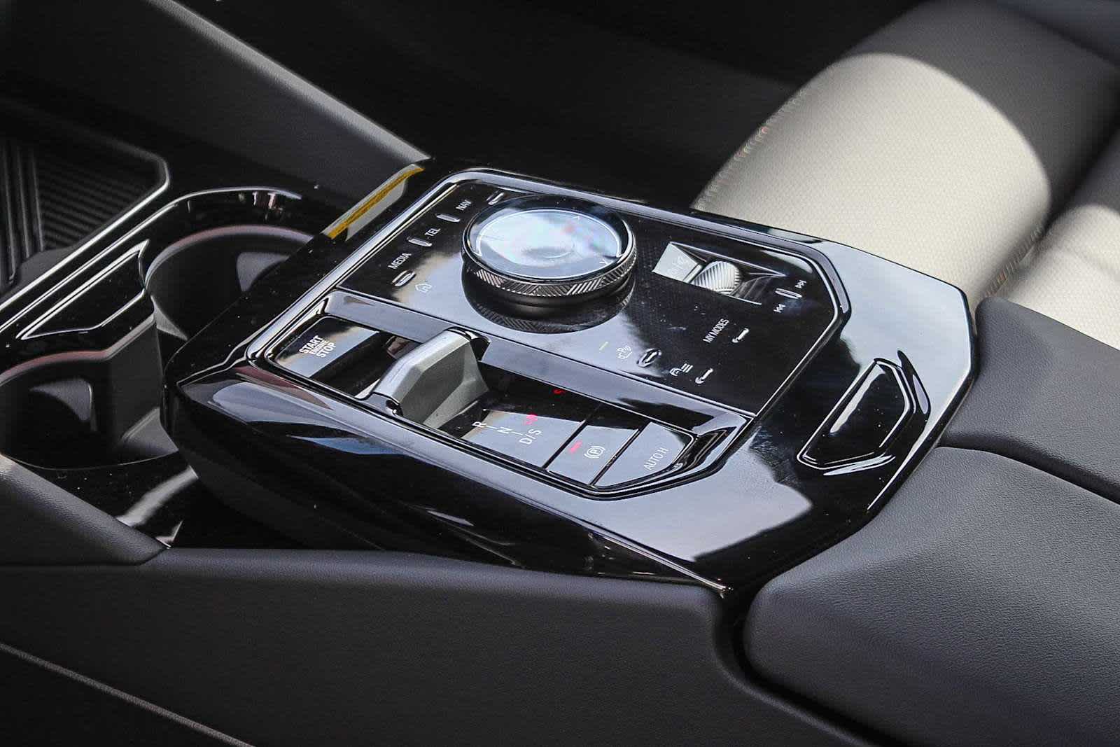 Thumbnail: 2026 BMW 5 Series - 19