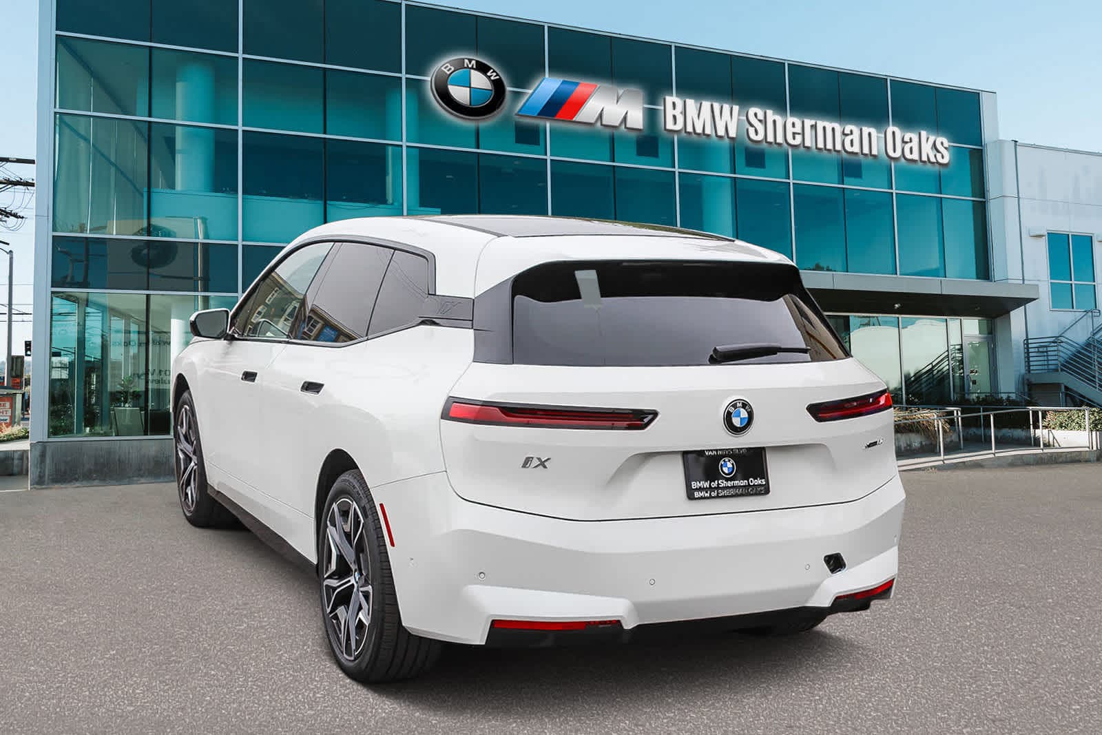 Thumbnail: 2026 BMW iX - 6