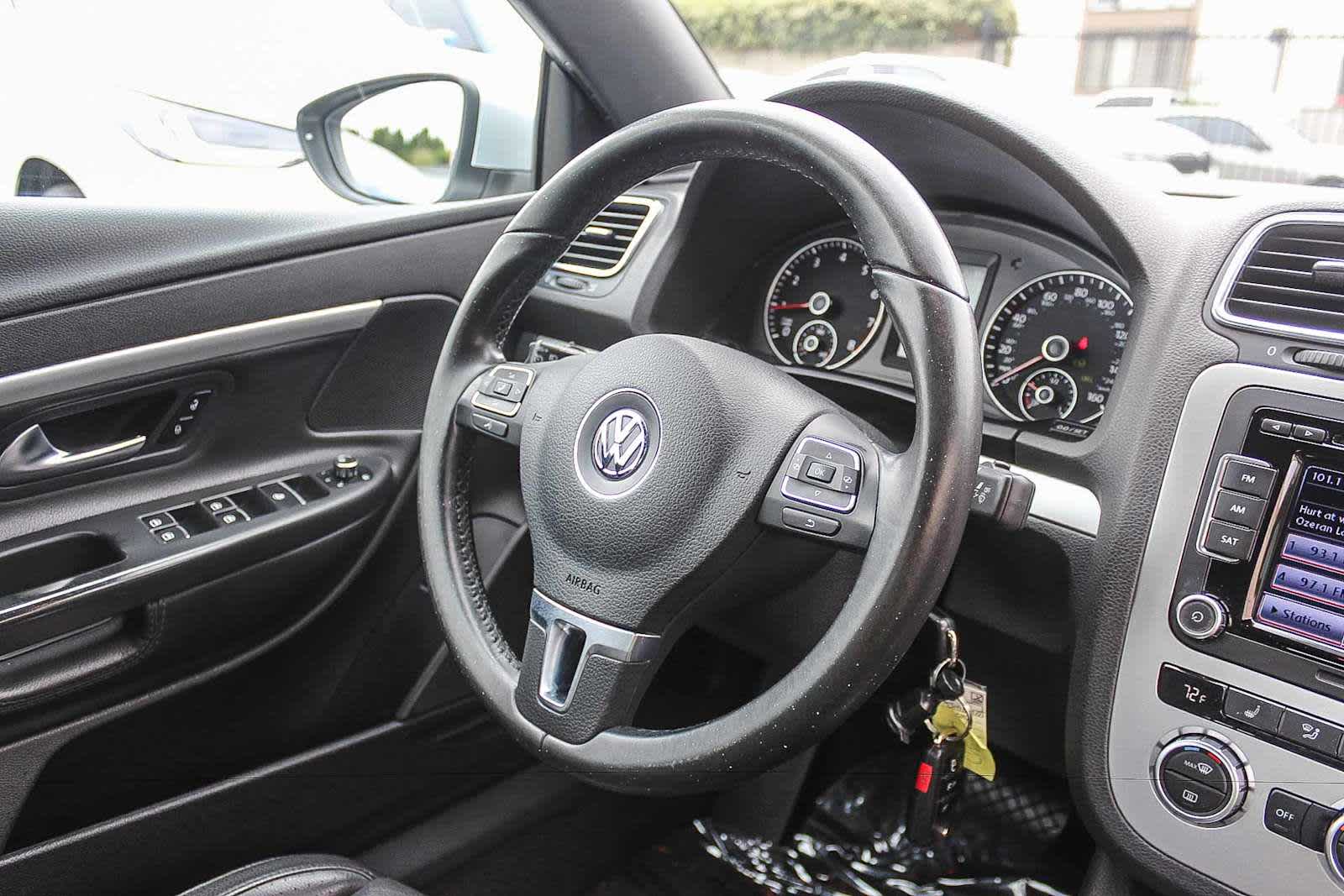 Thumbnail: 2013 Volkswagen Eos - 20