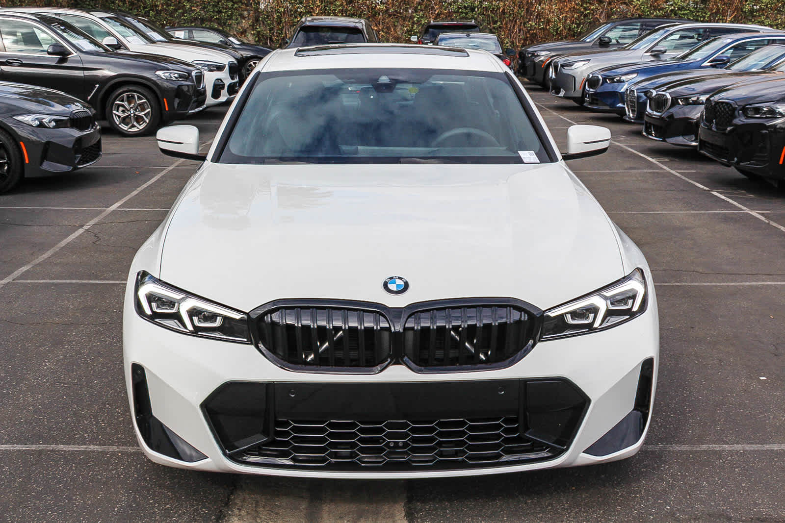 Thumbnail: 2026 BMW 3 Series - 3