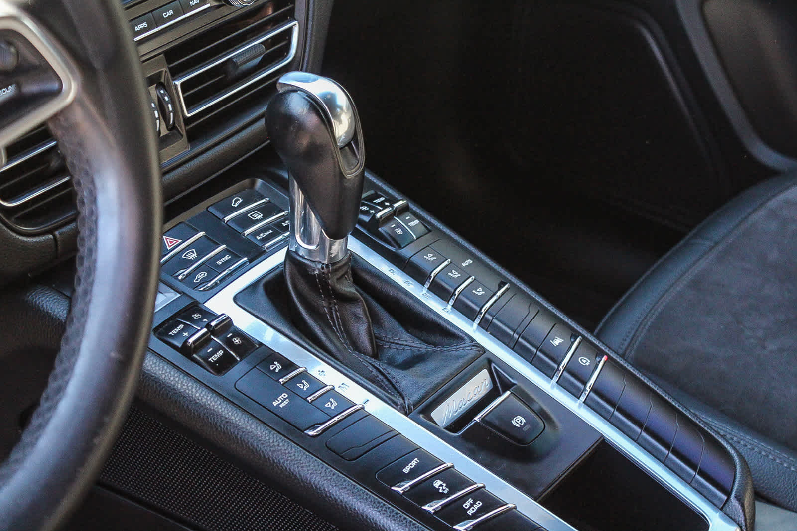 Thumbnail: 2020 Porsche Macan - 19