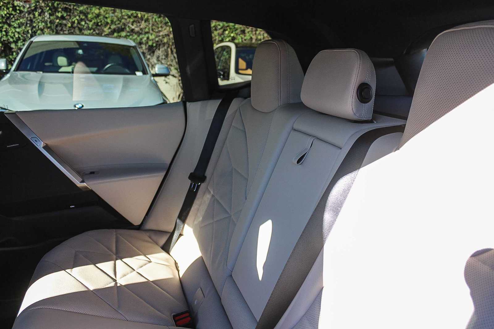 Thumbnail: 2026 BMW iX - 18