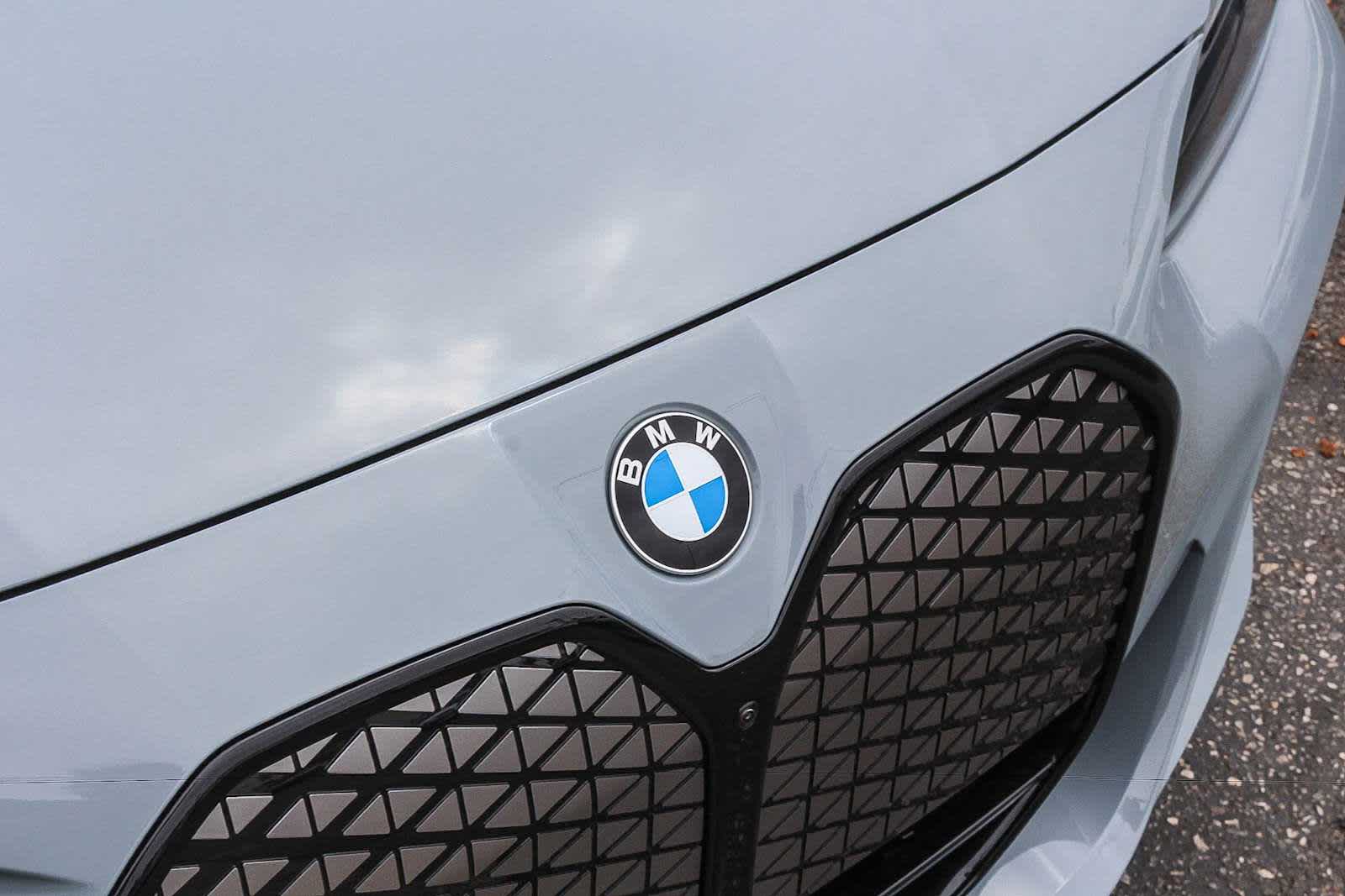 Thumbnail: 2026 BMW i4 - 11
