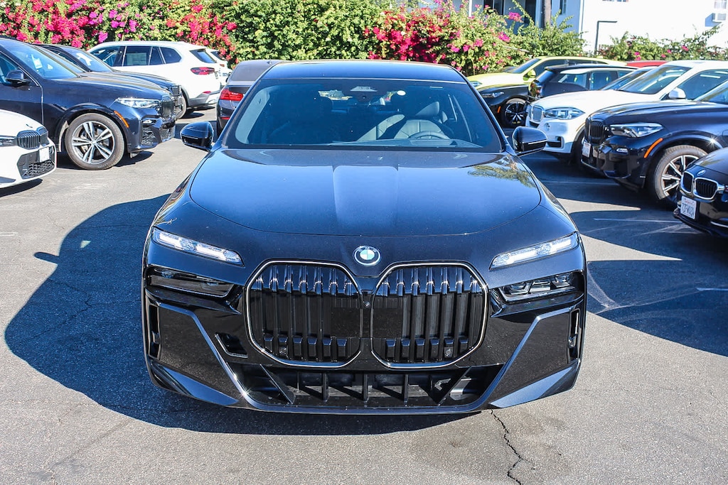 New 2026 BMW 750e xDrive Sedan