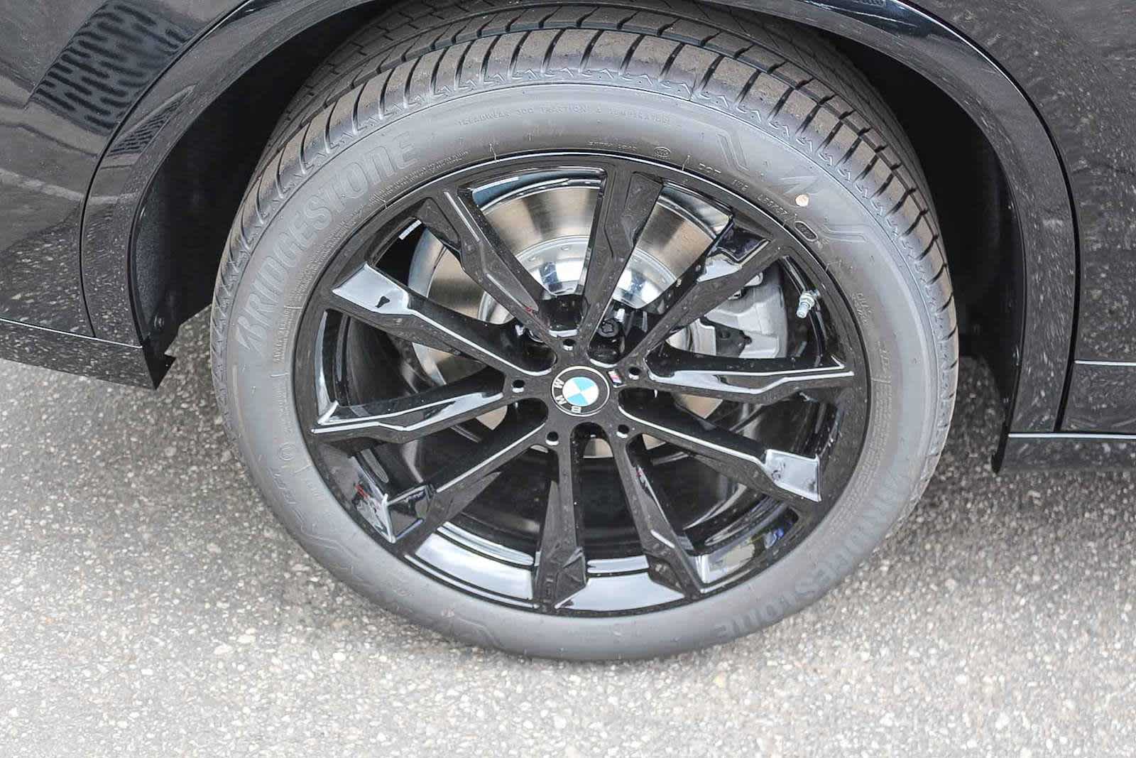 Thumbnail: 2025 BMW X4 - 8
