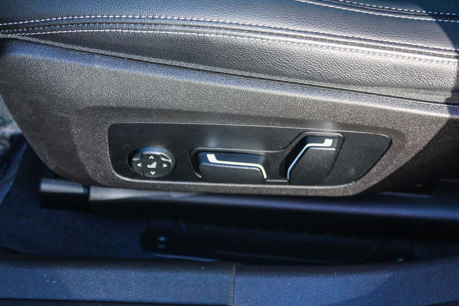 Thumbnail: 2025 BMW 3 Series - 21